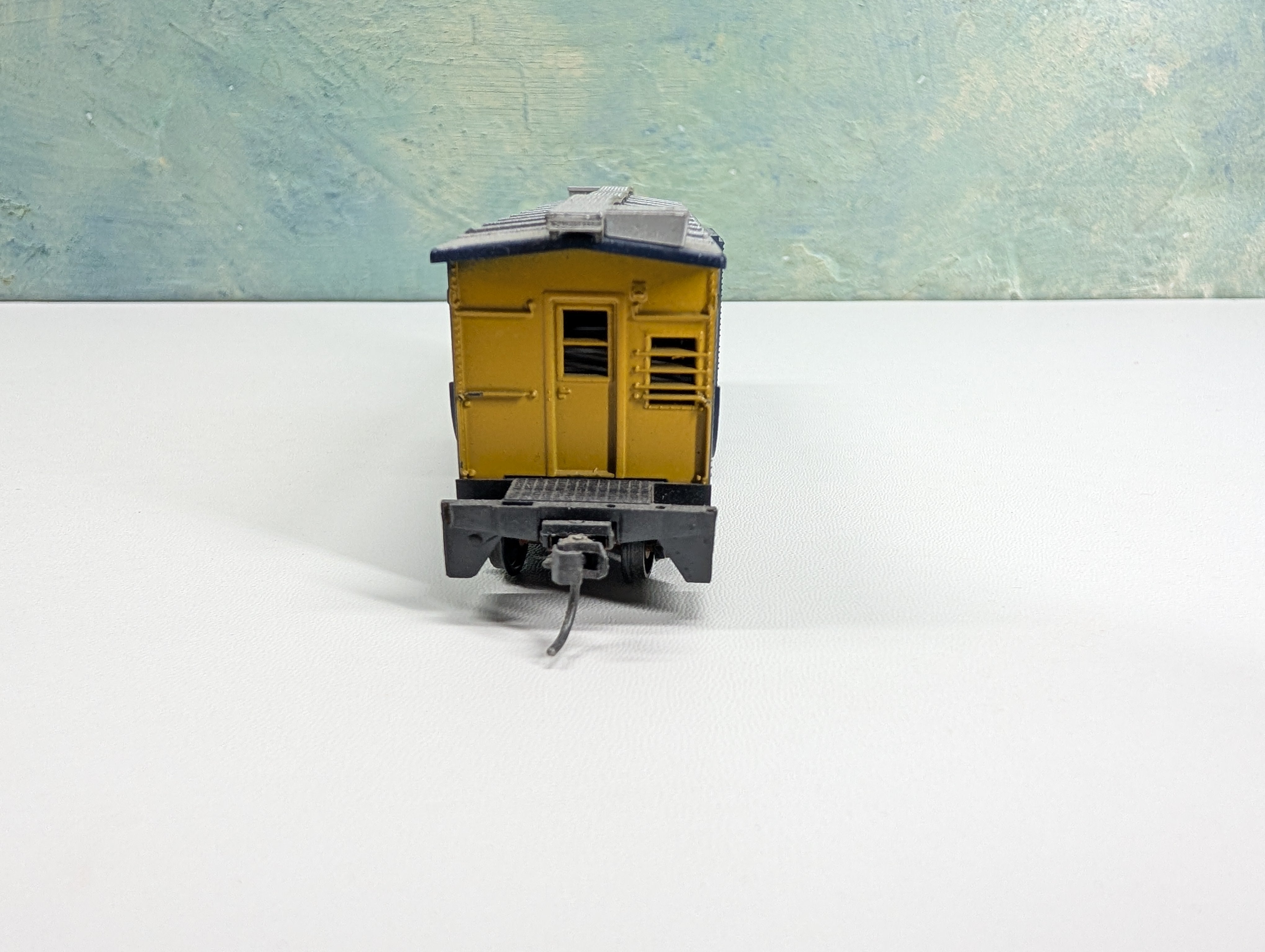 USED Athearn HO Scale Bay Window Caboose Baltimore and Ohio #C-3000