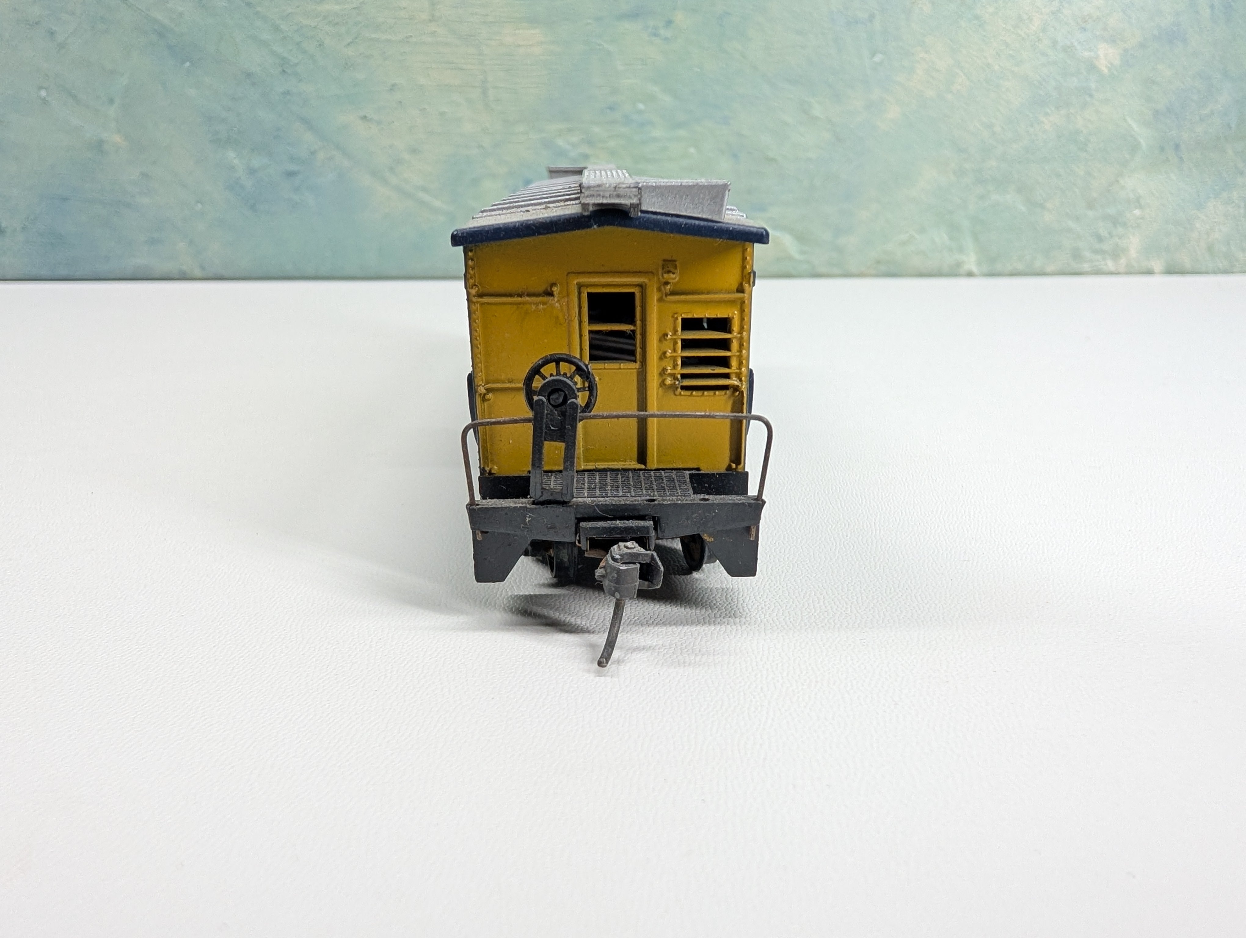 USED Athearn HO Scale Bay Window Caboose Baltimore and Ohio #C-3000