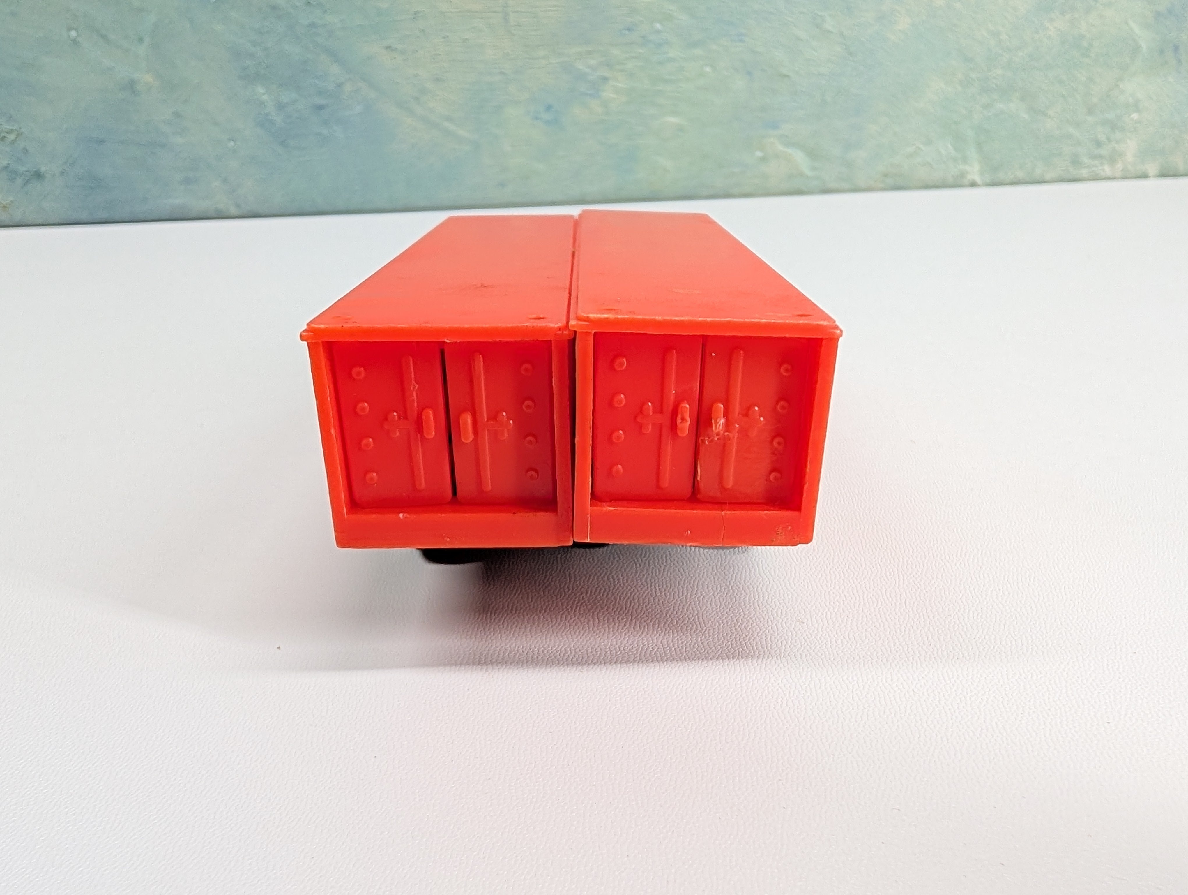 USED HO Scale Pair 35' Varekamp Trailers (2 pcs)