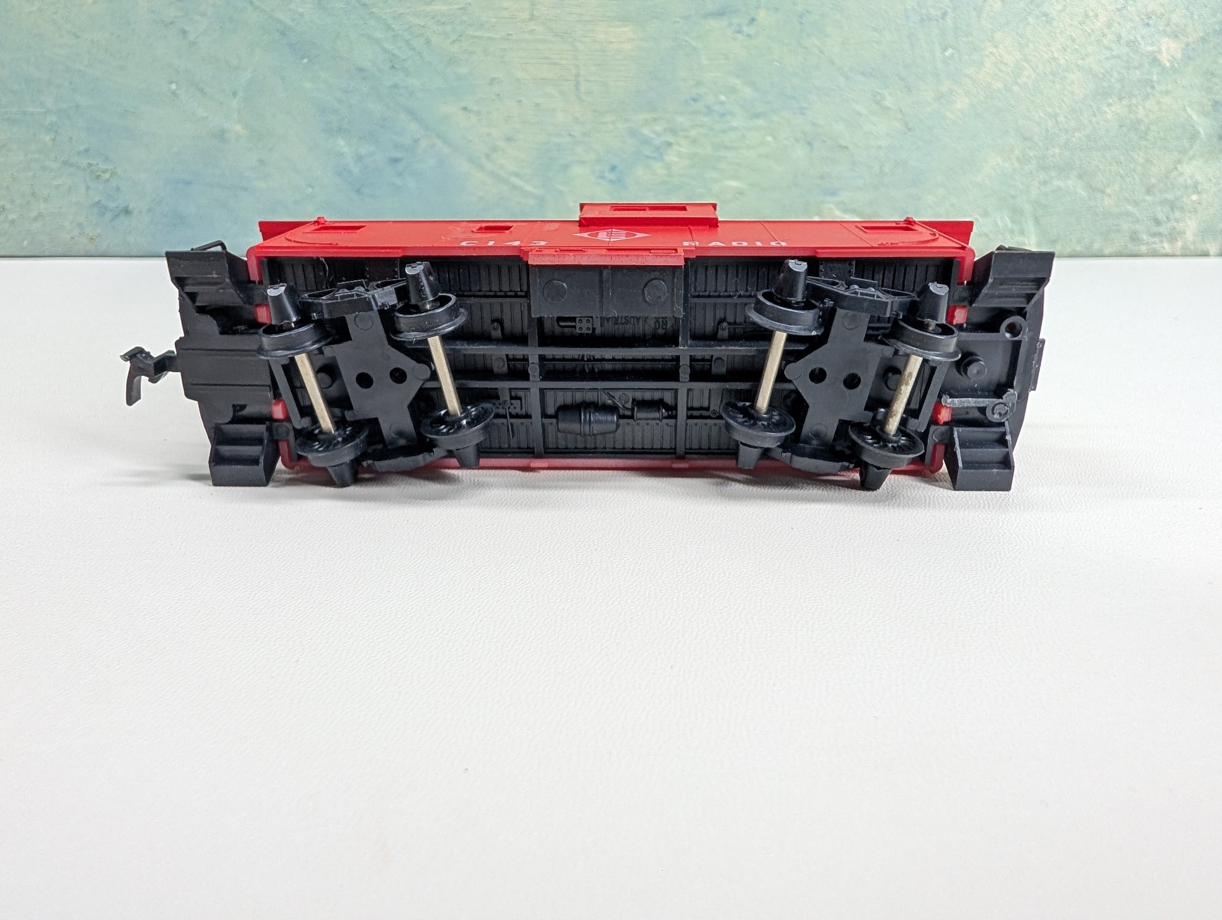 USED AHM HO Scale Radio Caboose Erie #C143
