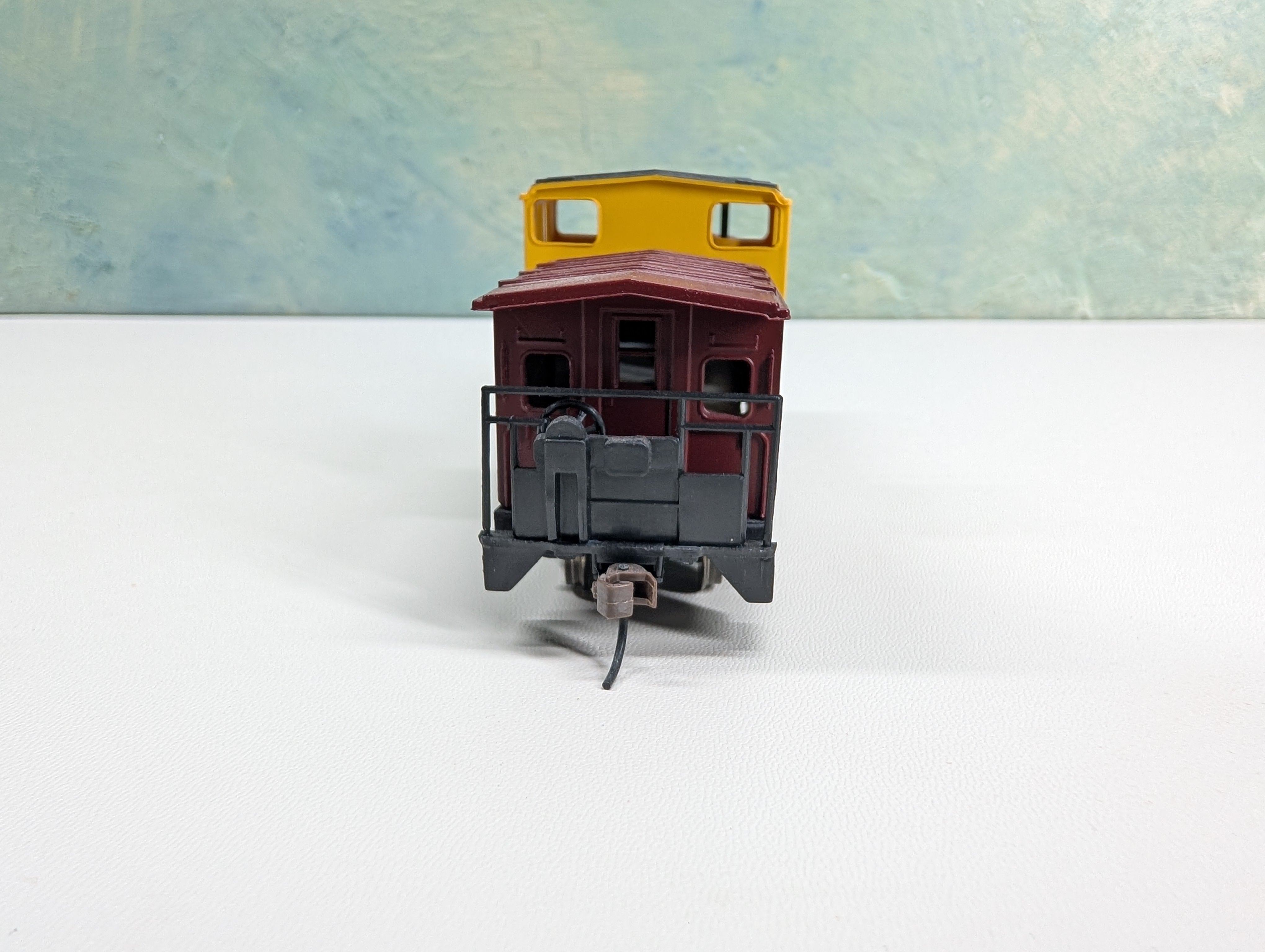 USED Bachmann HO Scale Modern Caboose w/ Gearboxes & Metal Wheels Santa Fe ATSF #999628