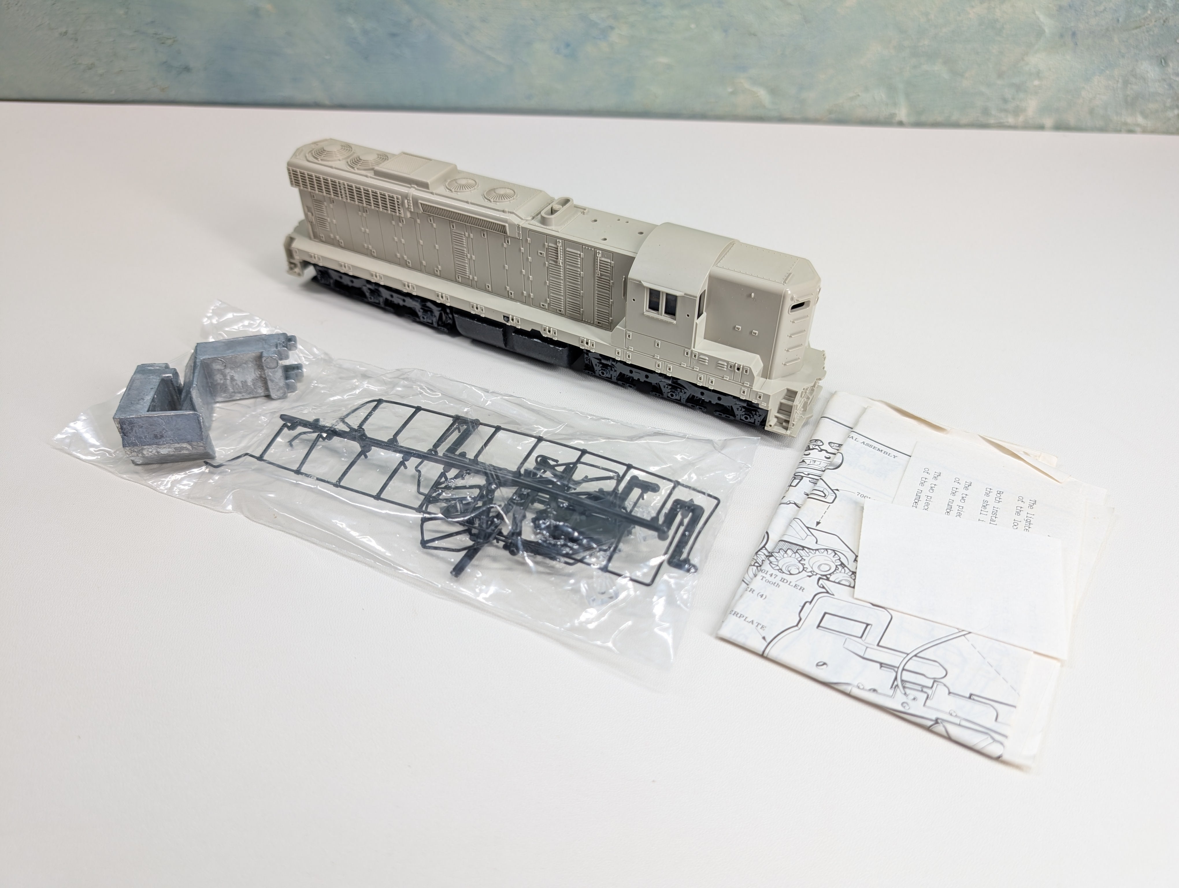 USED Con-Cor #0015-1050 HO Scale Undecorated EMD SD24 HH Runs Great DC