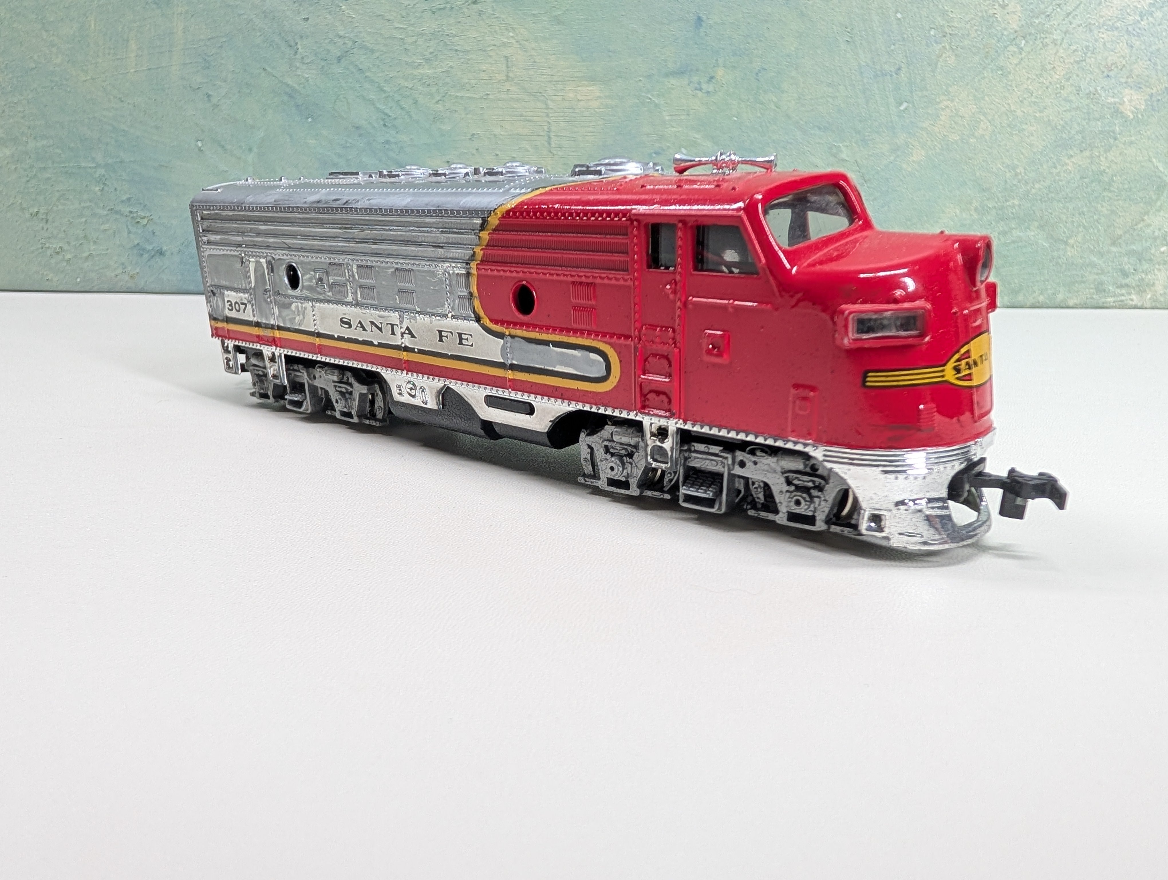 USED Bachmann HO Scale Diesel Locomotive Santa Fe #307 Tested! DC