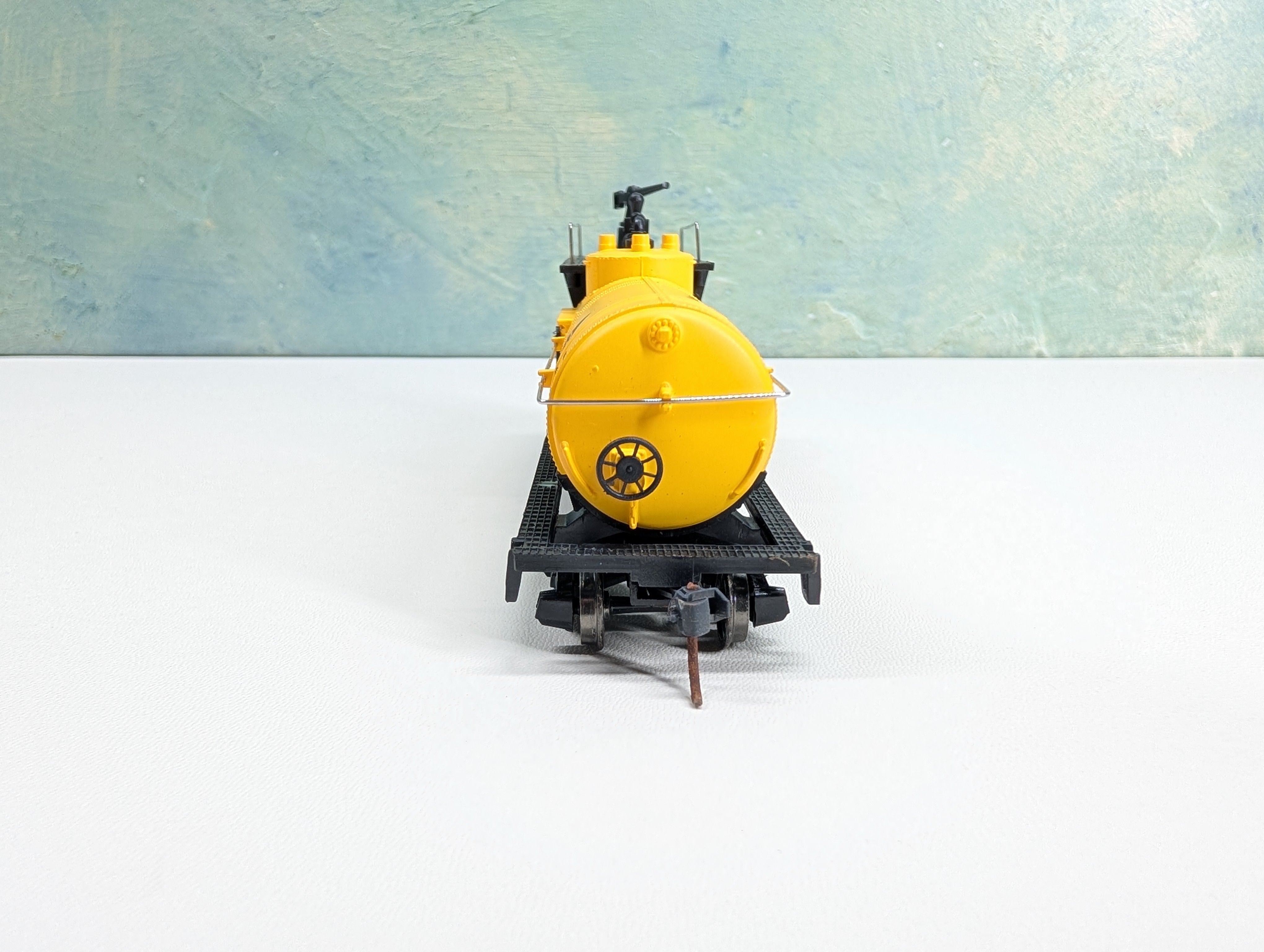 USED Walthers Trainline 931-767 HO Scale Fire Fighting Water Tank Car Georgia Pacific GPSX #46980 Metal Wheels