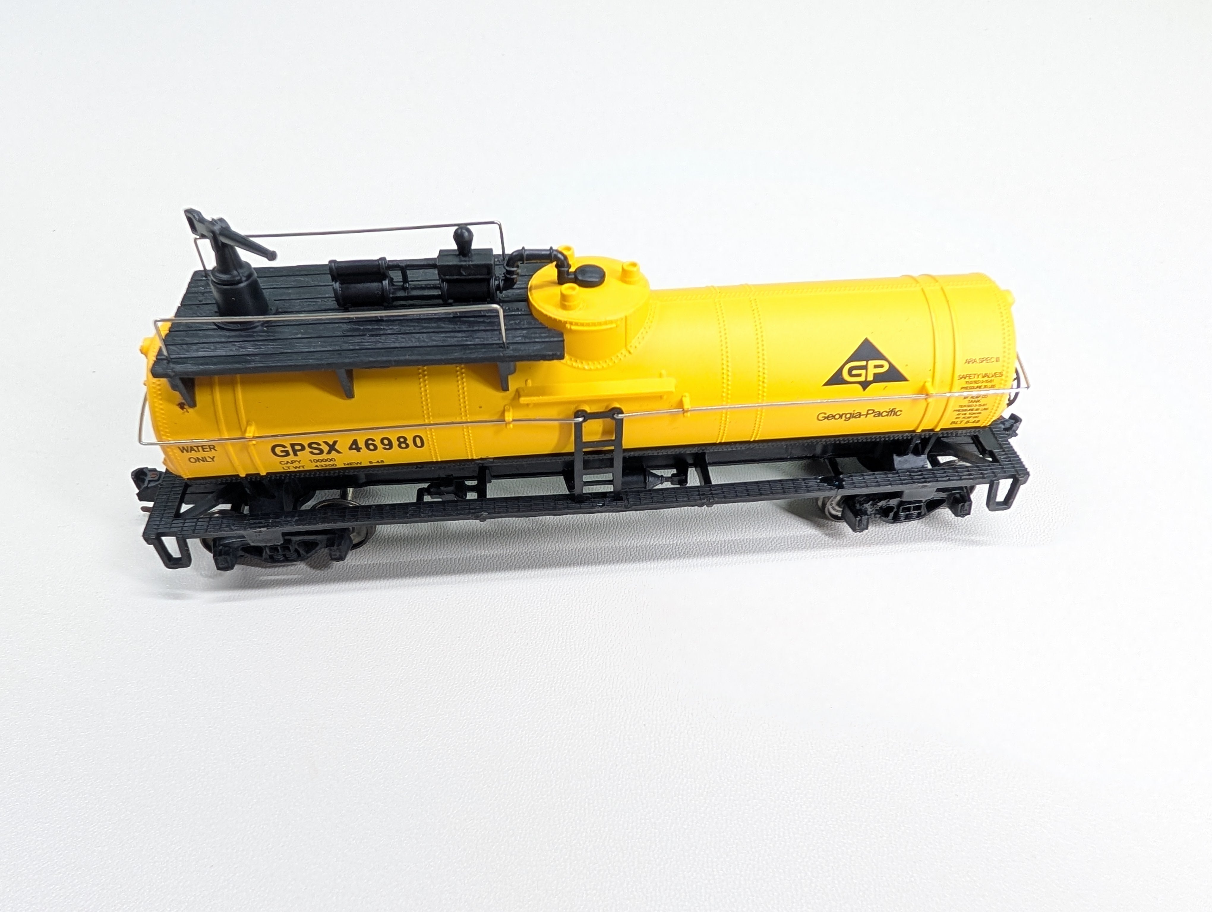 USED Walthers Trainline 931-767 HO Scale Fire Fighting Water Tank Car Georgia Pacific GPSX #46980 Metal Wheels