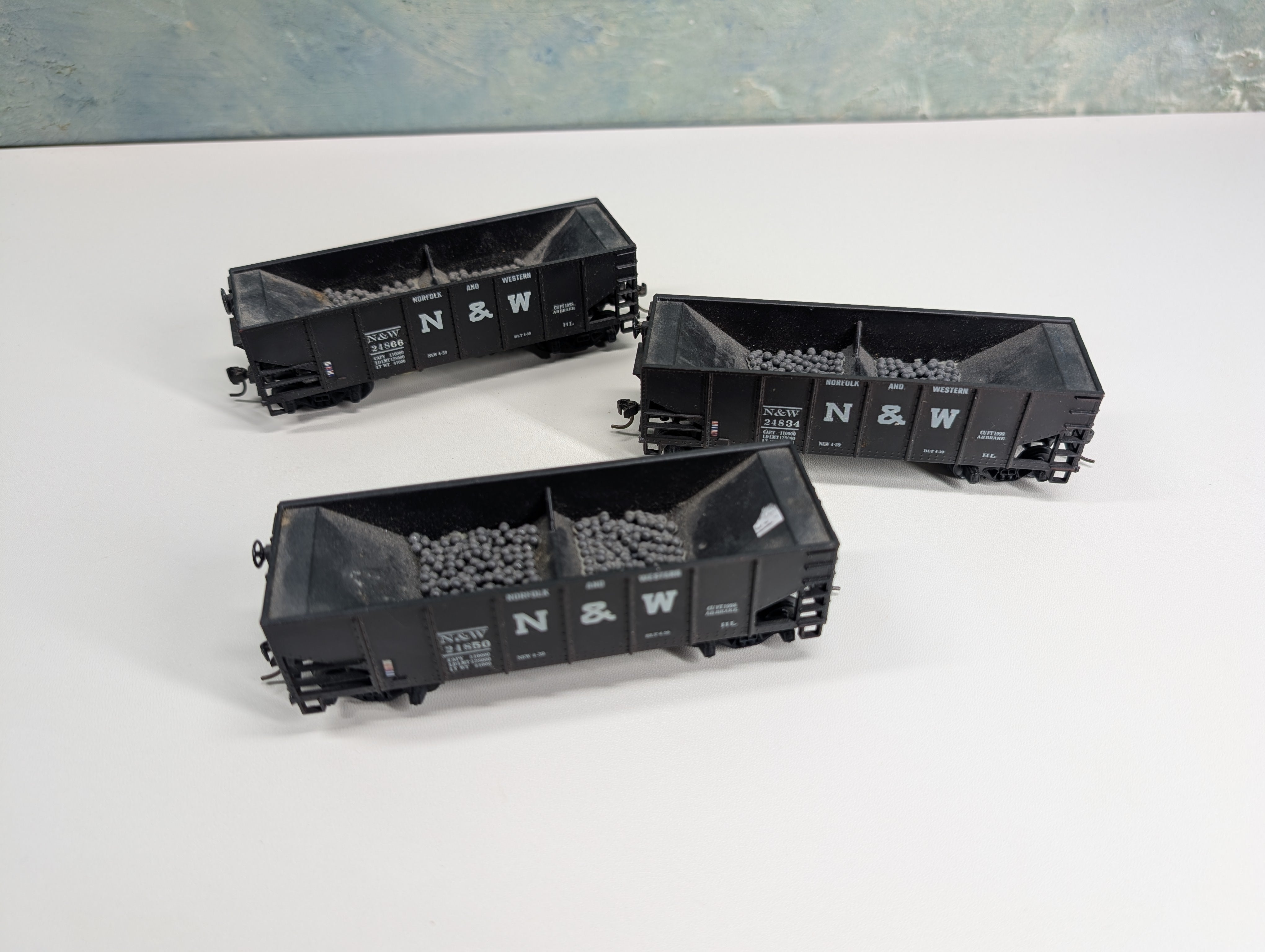 USED Tyco HO Scale Lot of 2 Bay Hoppers Norfolk & Western N&W #24834, 24850, 24866 Decals (3 pcs)