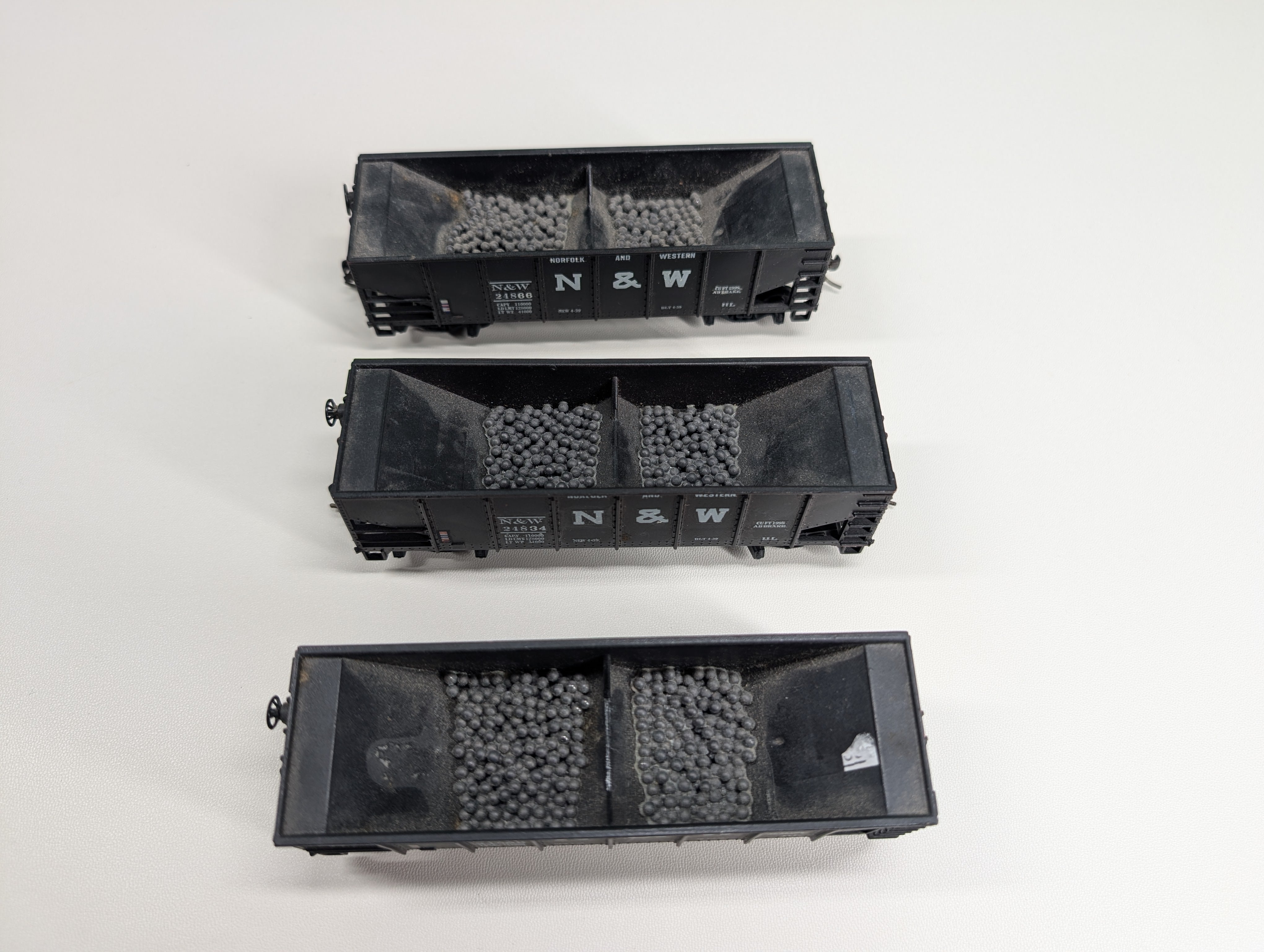 USED Tyco HO Scale Lot of 2 Bay Hoppers Norfolk & Western N&W #24834, 24850, 24866 Decals (3 pcs)