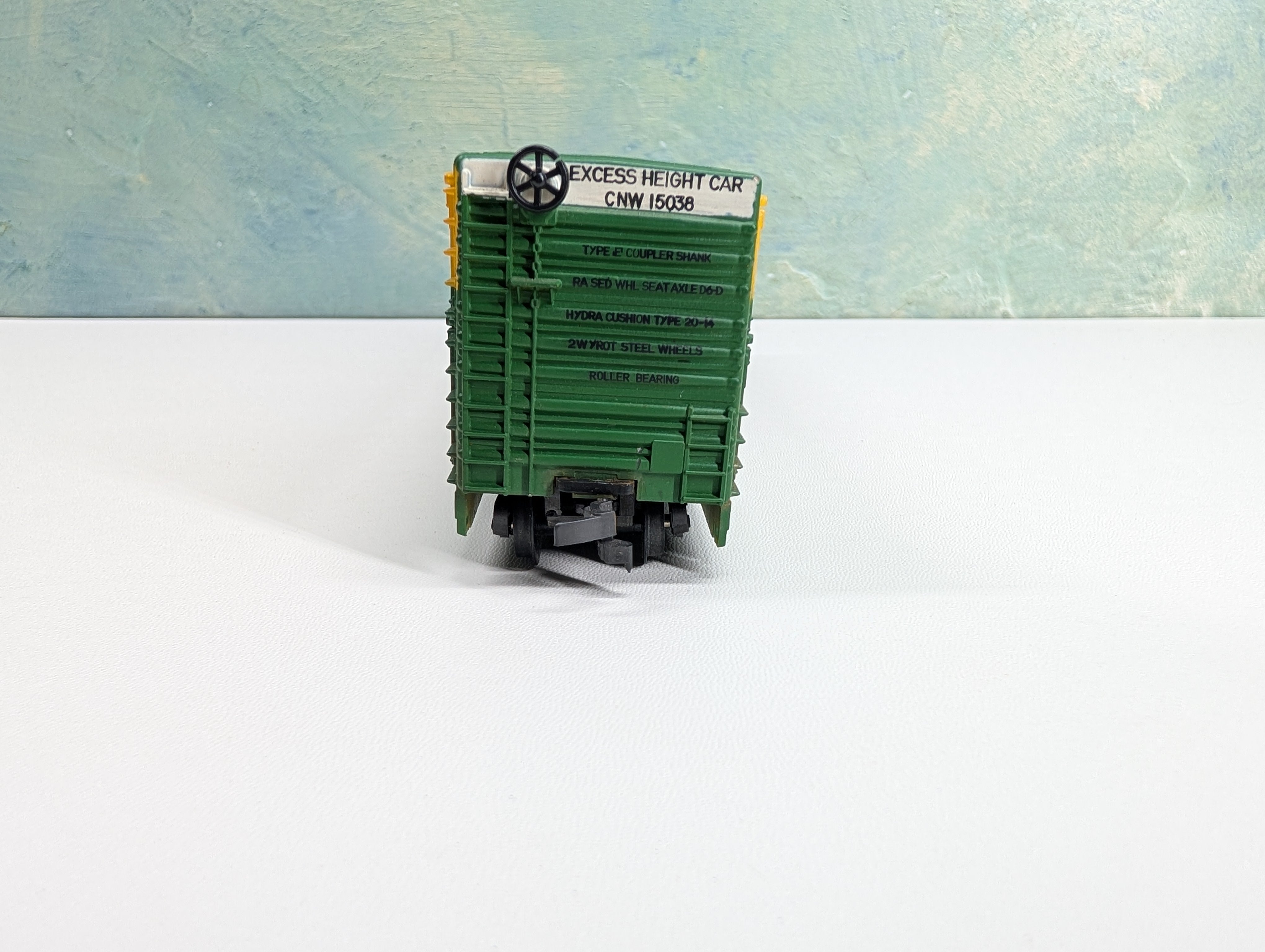USED AHM HO Scale Hydra-Cushion Cattle Livestock Car Chicago & North Western CNW #15038