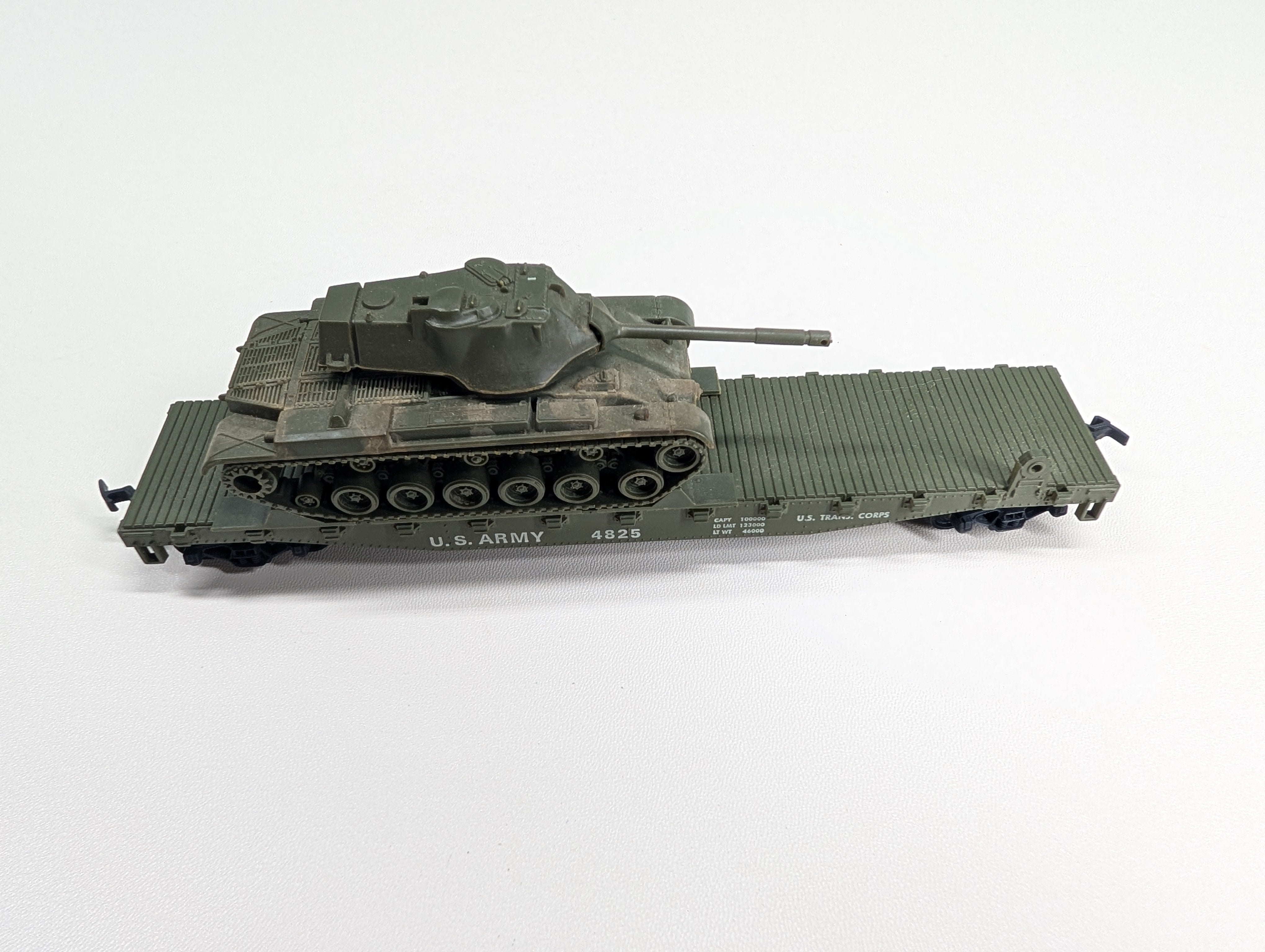 USED Cox HO Scale 50' Flat Car w/ Tank US Army #4825