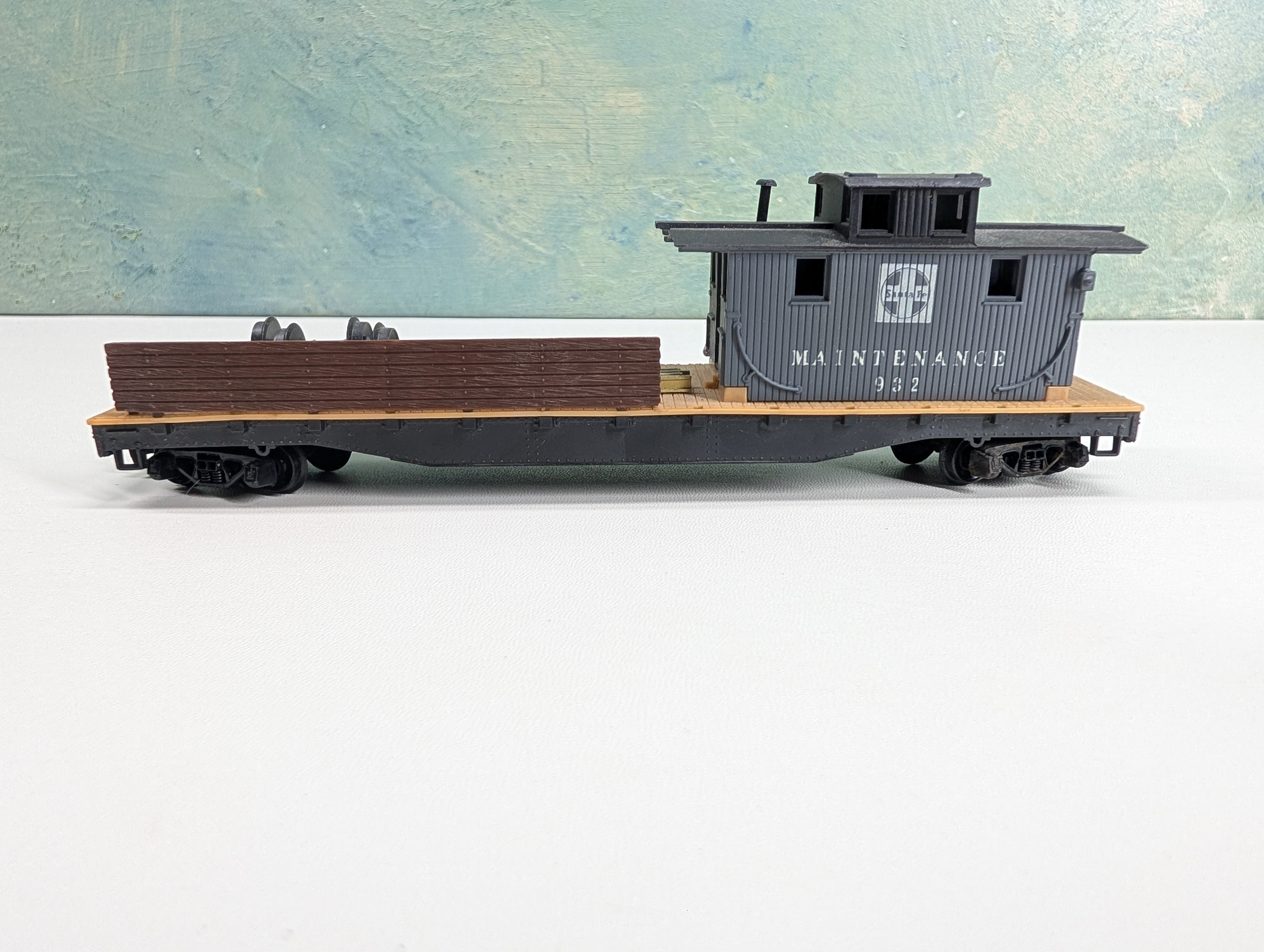 USED Tyco HO Scale 50' MOW Boom Tender Santa Fe #932