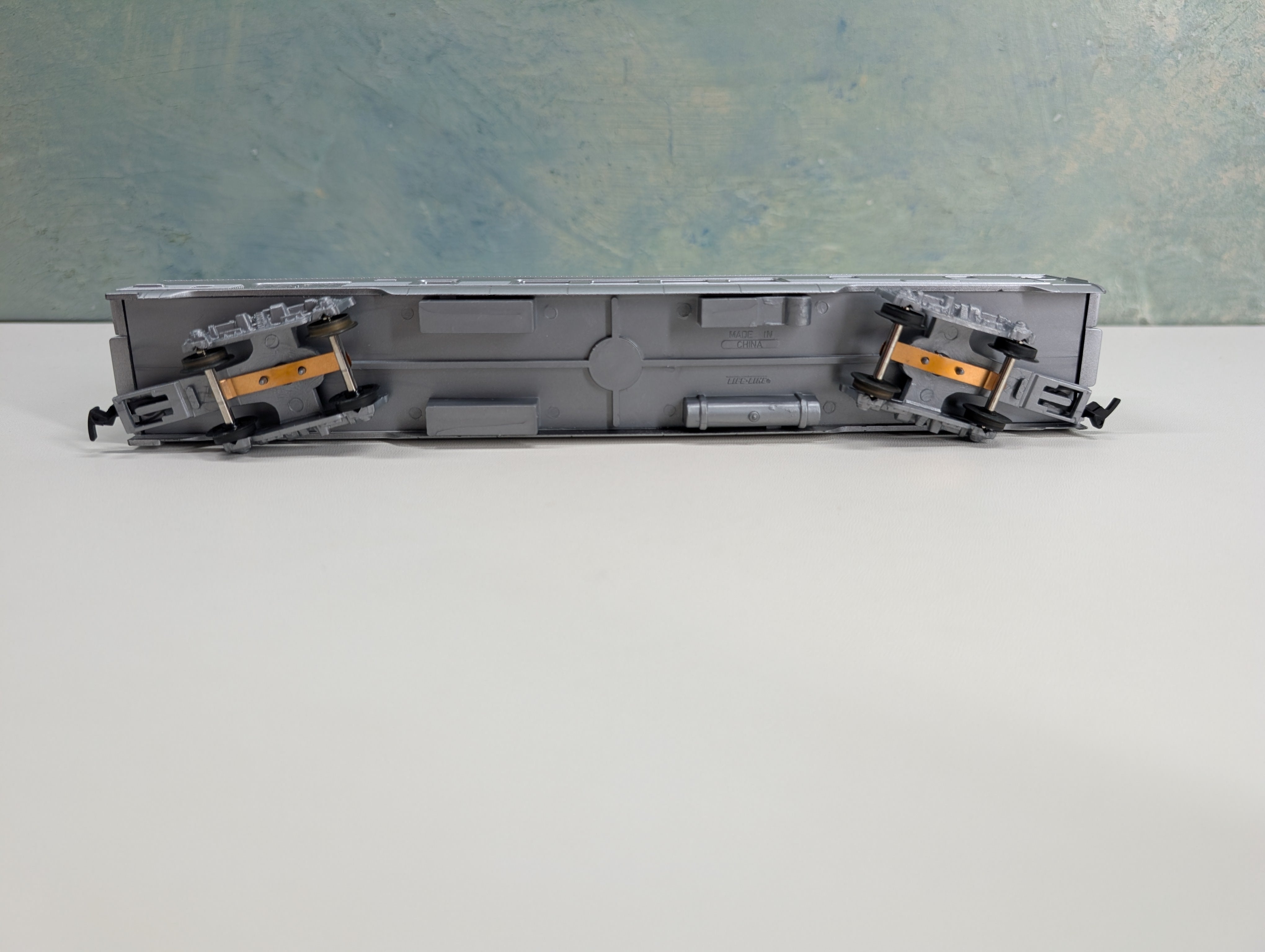 USED Life-Like HO Scale Full Dome Passenger Car Santa Fe #504