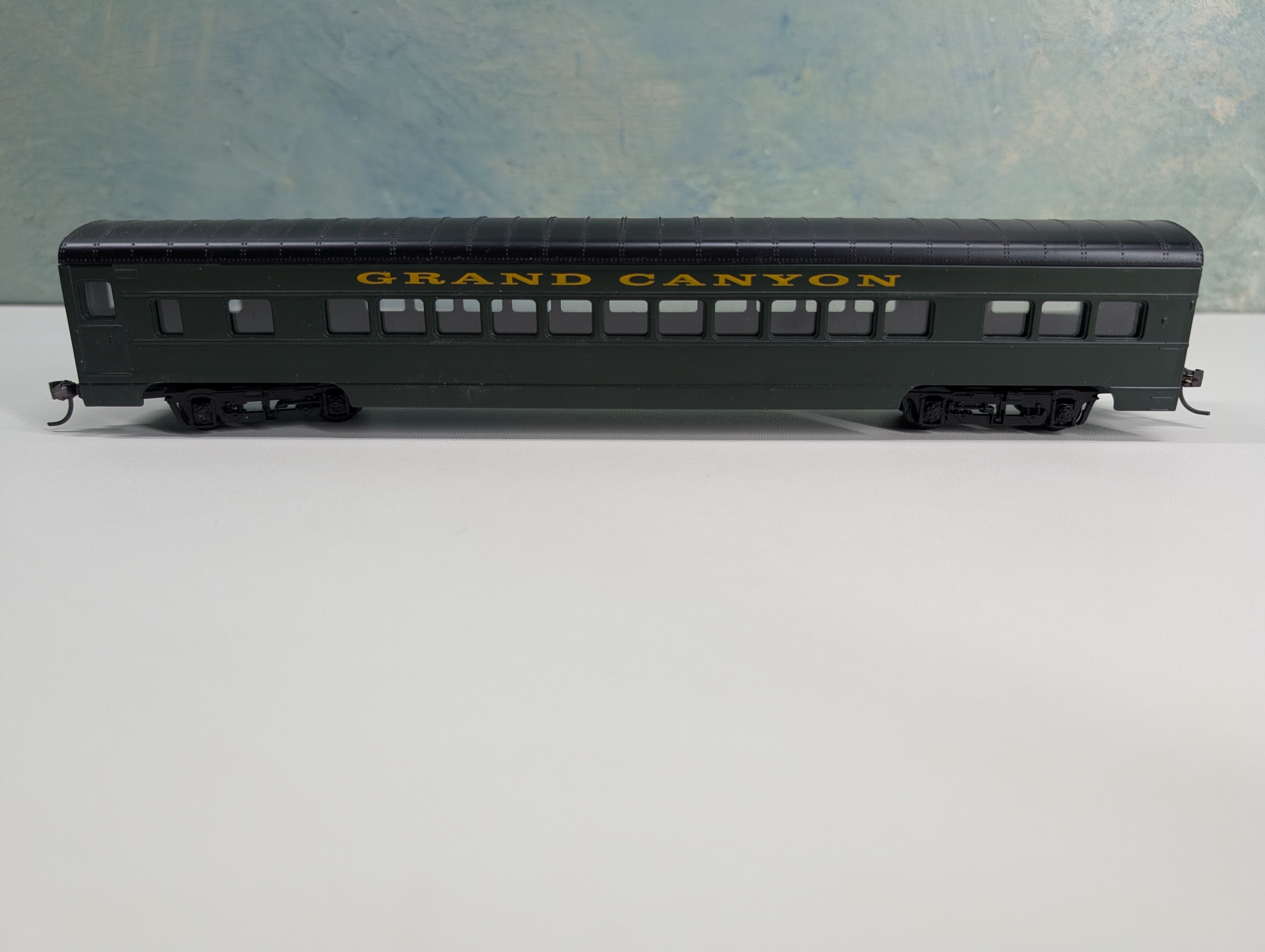 USED Con-Cor HO Scale 72' Coach Passenger Car Grand Canyon