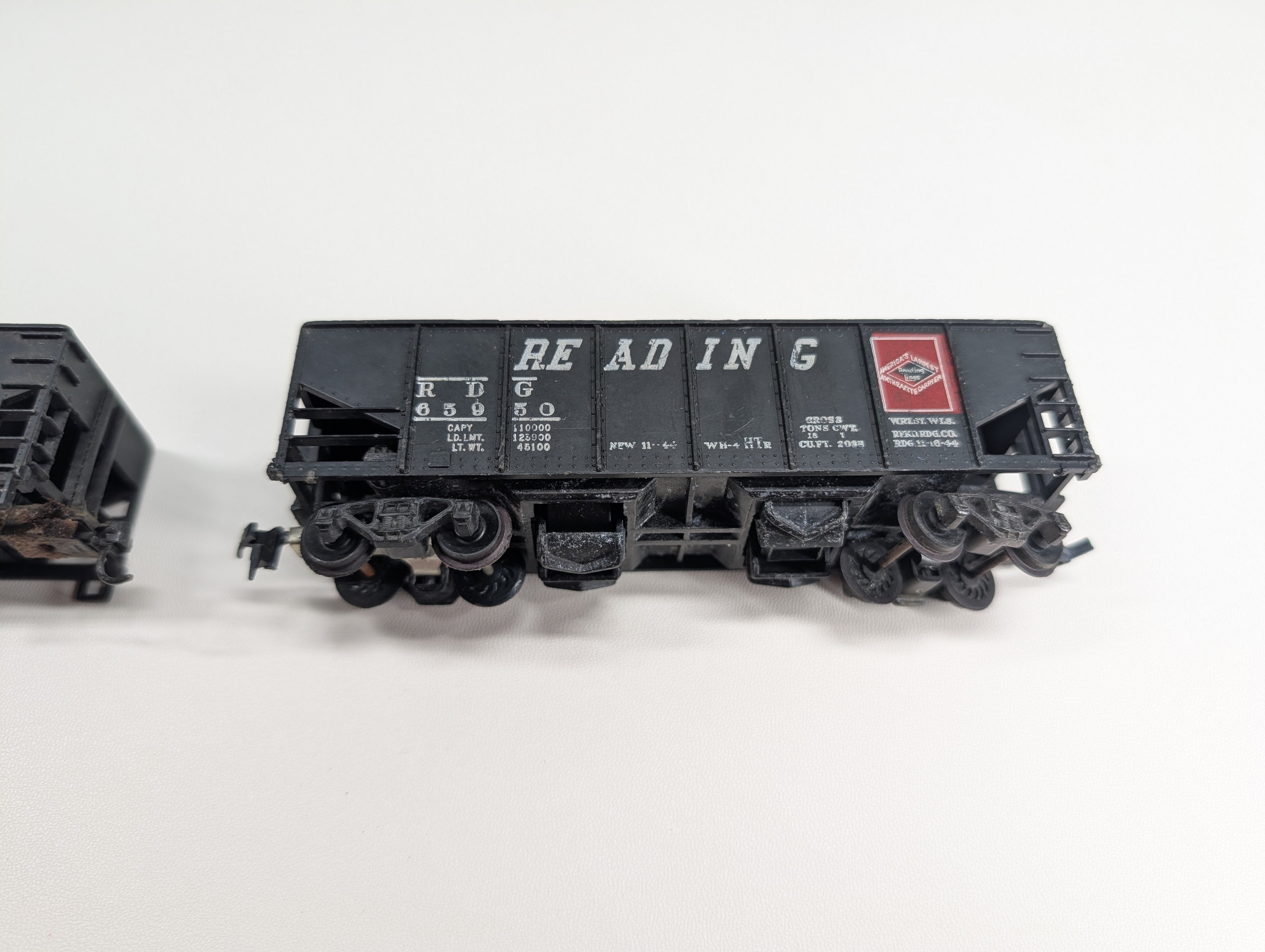 USED Tyco HO Scale 2 Bay Operating Hoppers, Parts/Repair Reading (6 pcs)