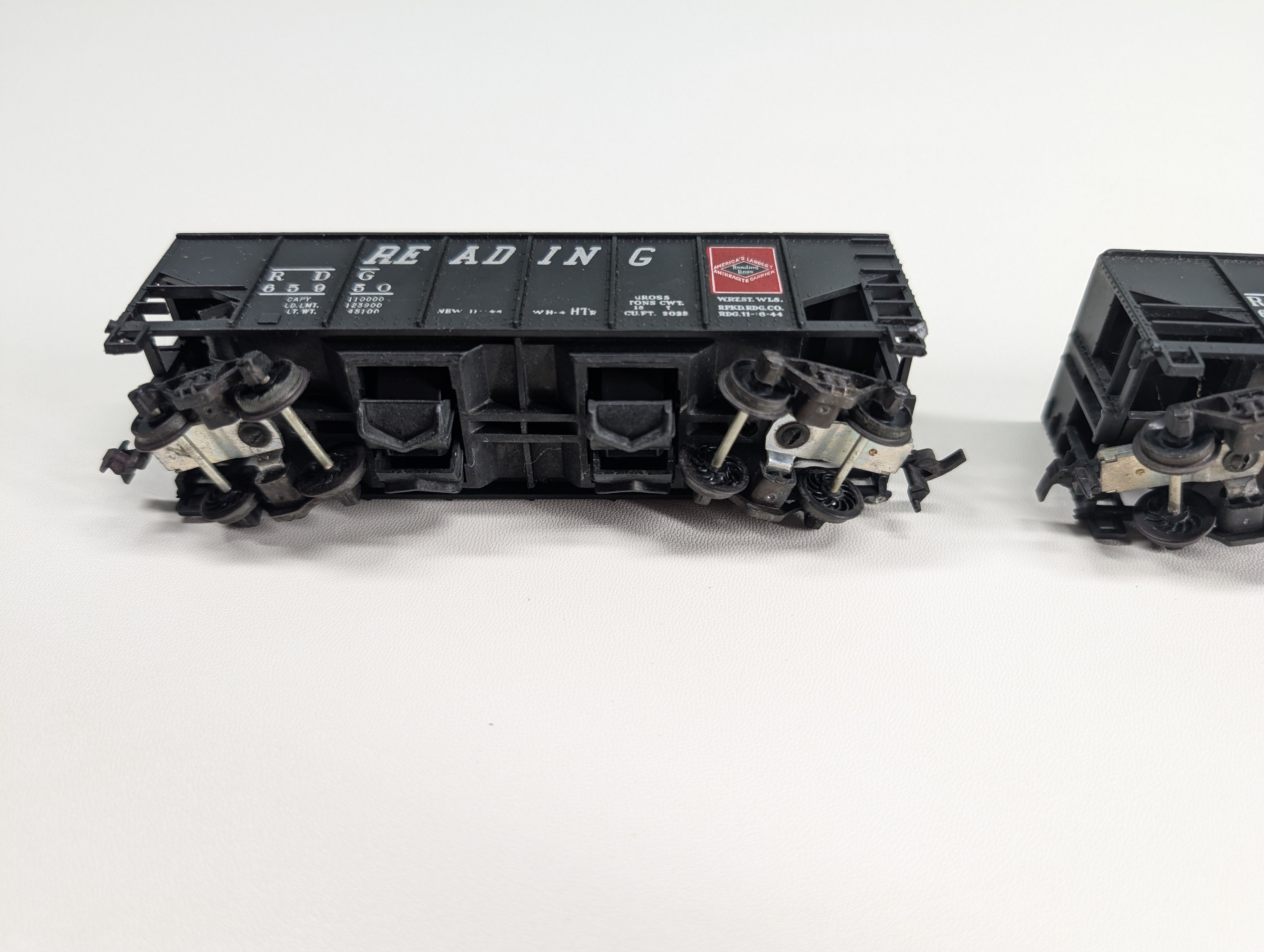 USED Tyco HO Scale 2 Bay Operating Hoppers, Parts/Repair Reading (6 pcs)