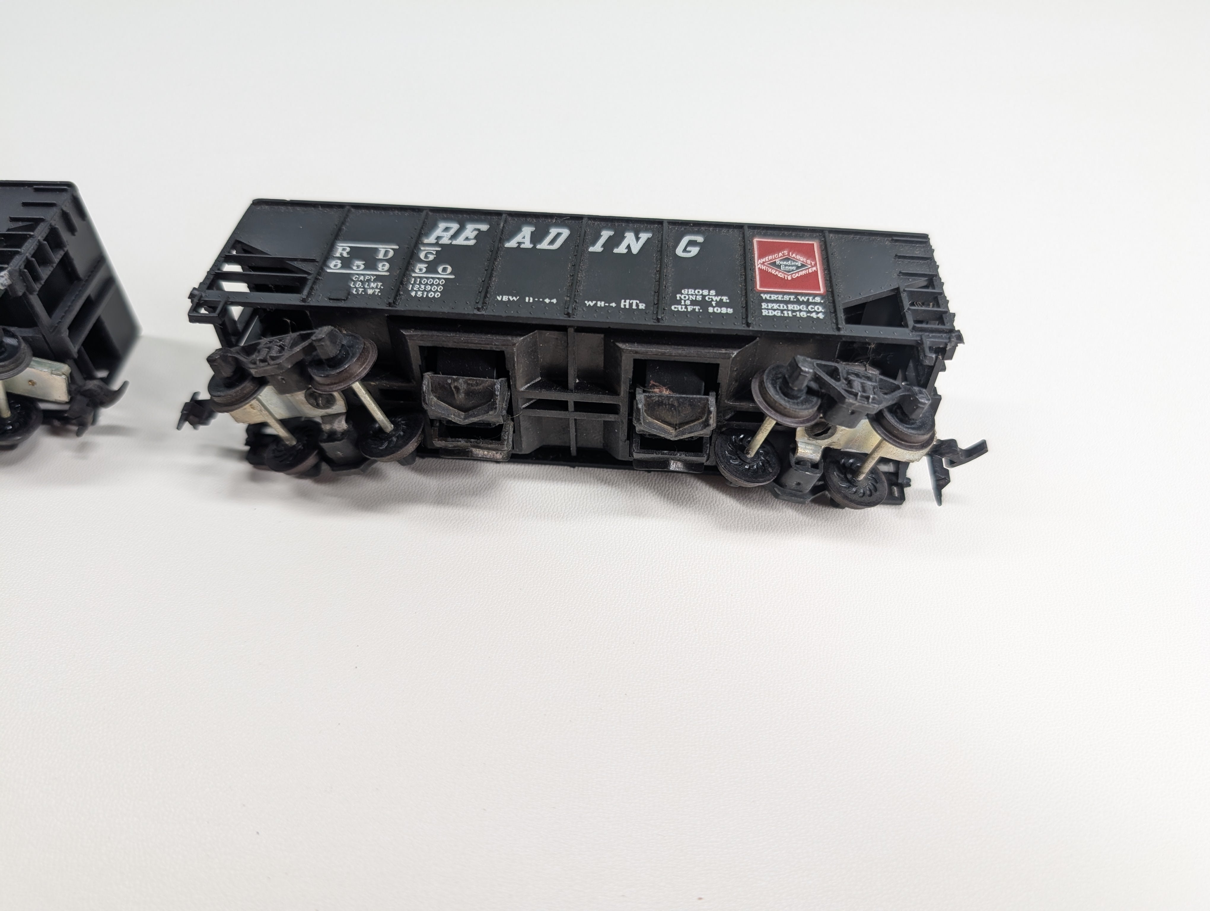 USED Tyco HO Scale 2 Bay Operating Hoppers, Parts/Repair Reading (6 pcs)