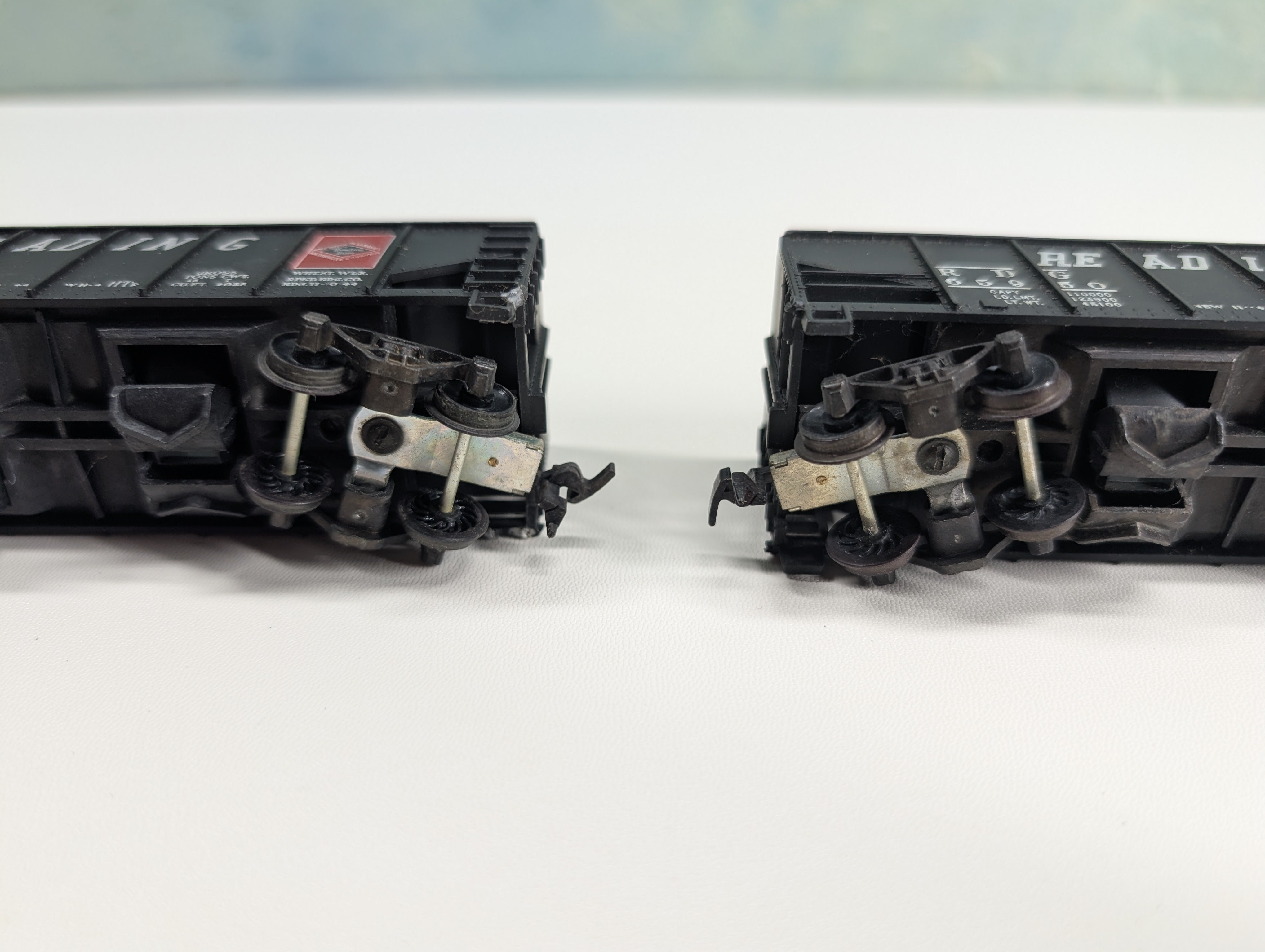 USED Tyco HO Scale 2 Bay Operating Hoppers, Parts/Repair Reading (6 pcs)