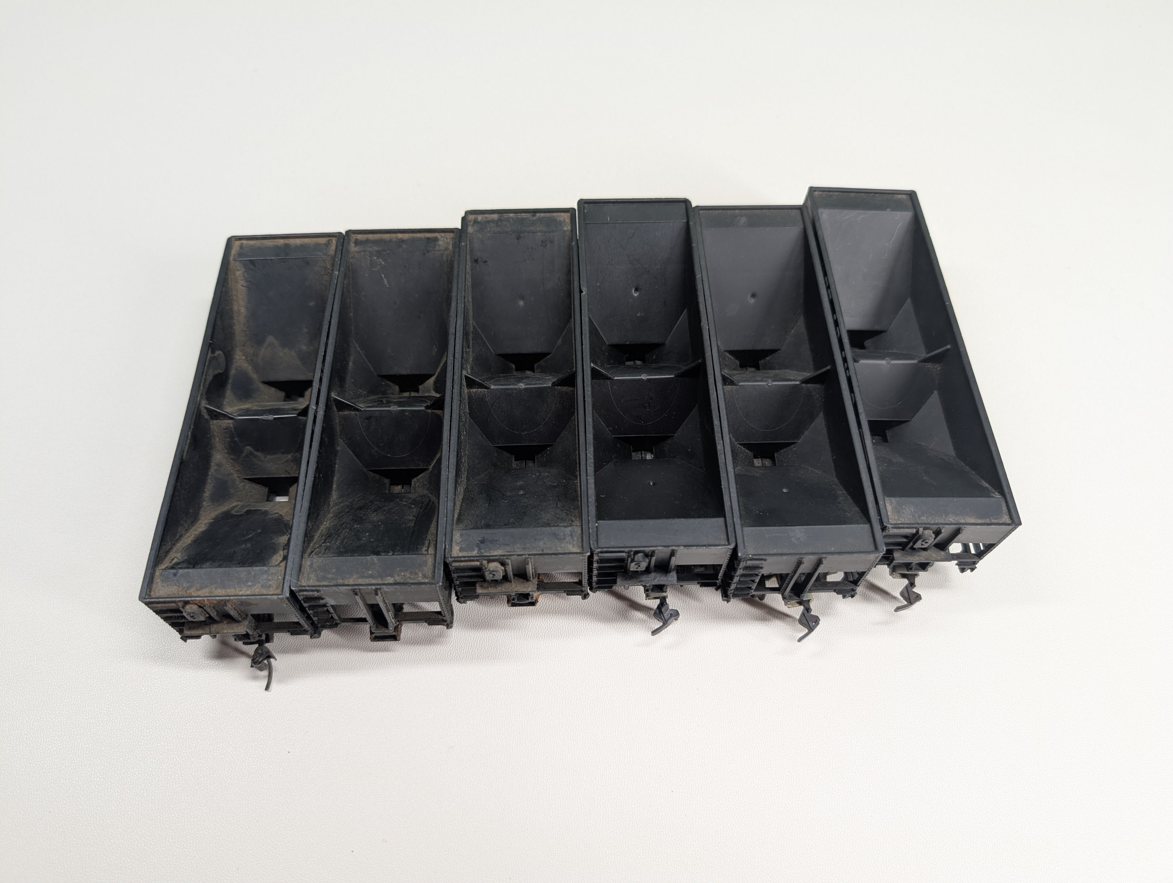 USED Tyco HO Scale 2 Bay Operating Hoppers, Parts/Repair Reading (6 pcs)