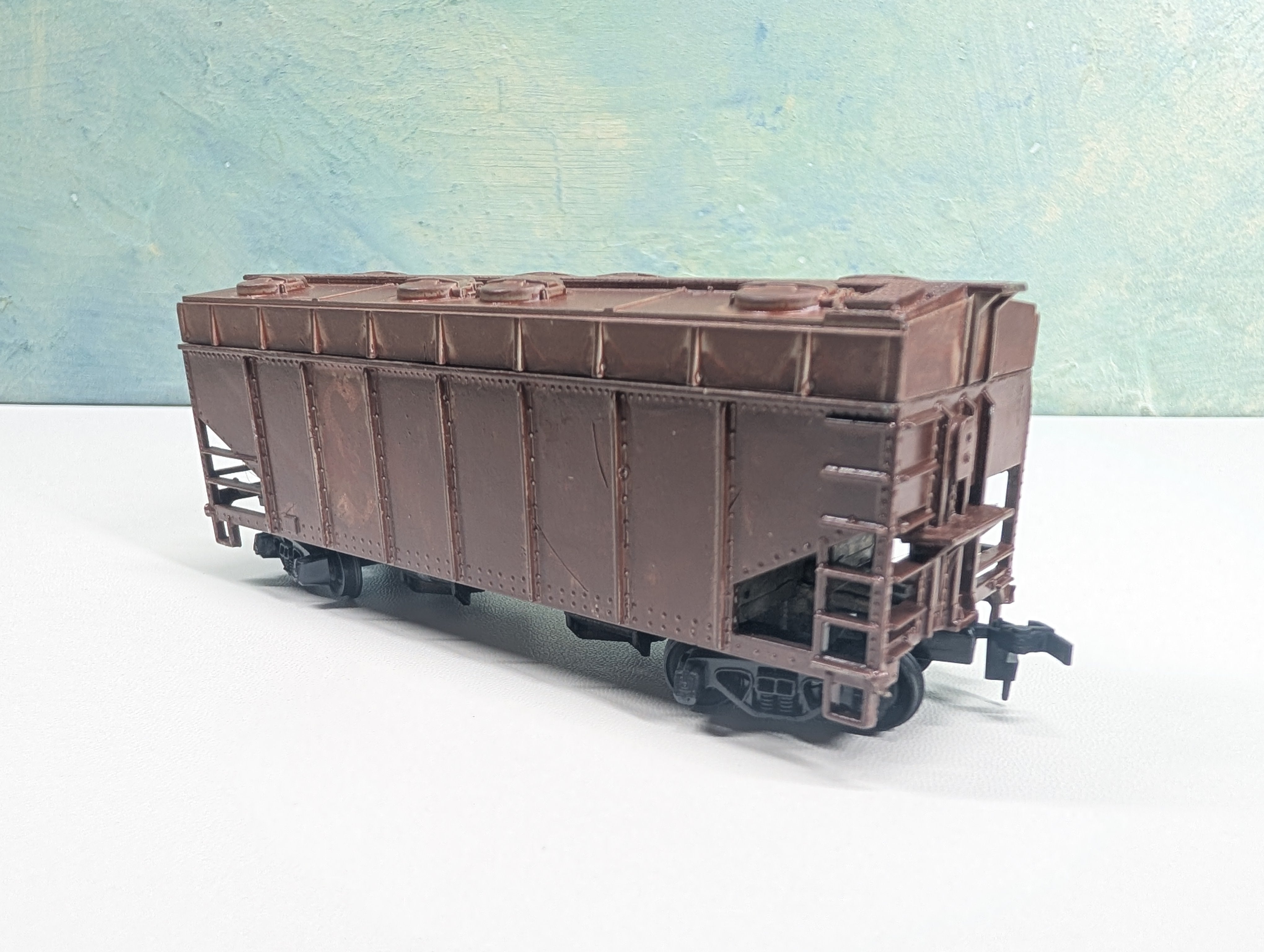 USED Tyco HO Scale Painted Brown Undecorated Covered 2 Bay Operating Hopper