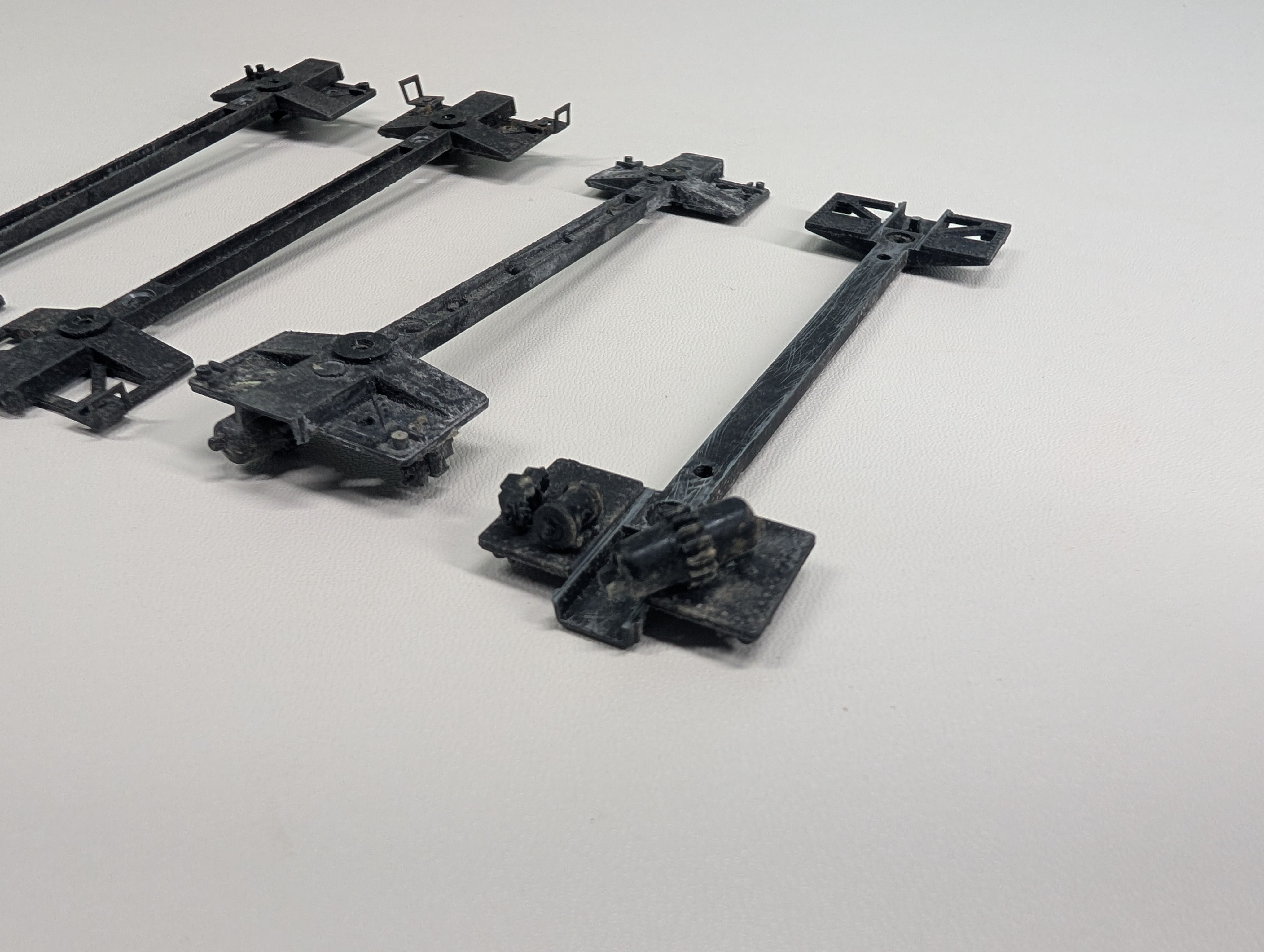 USED Varney HO Scale Metal Frames (4 pcs)