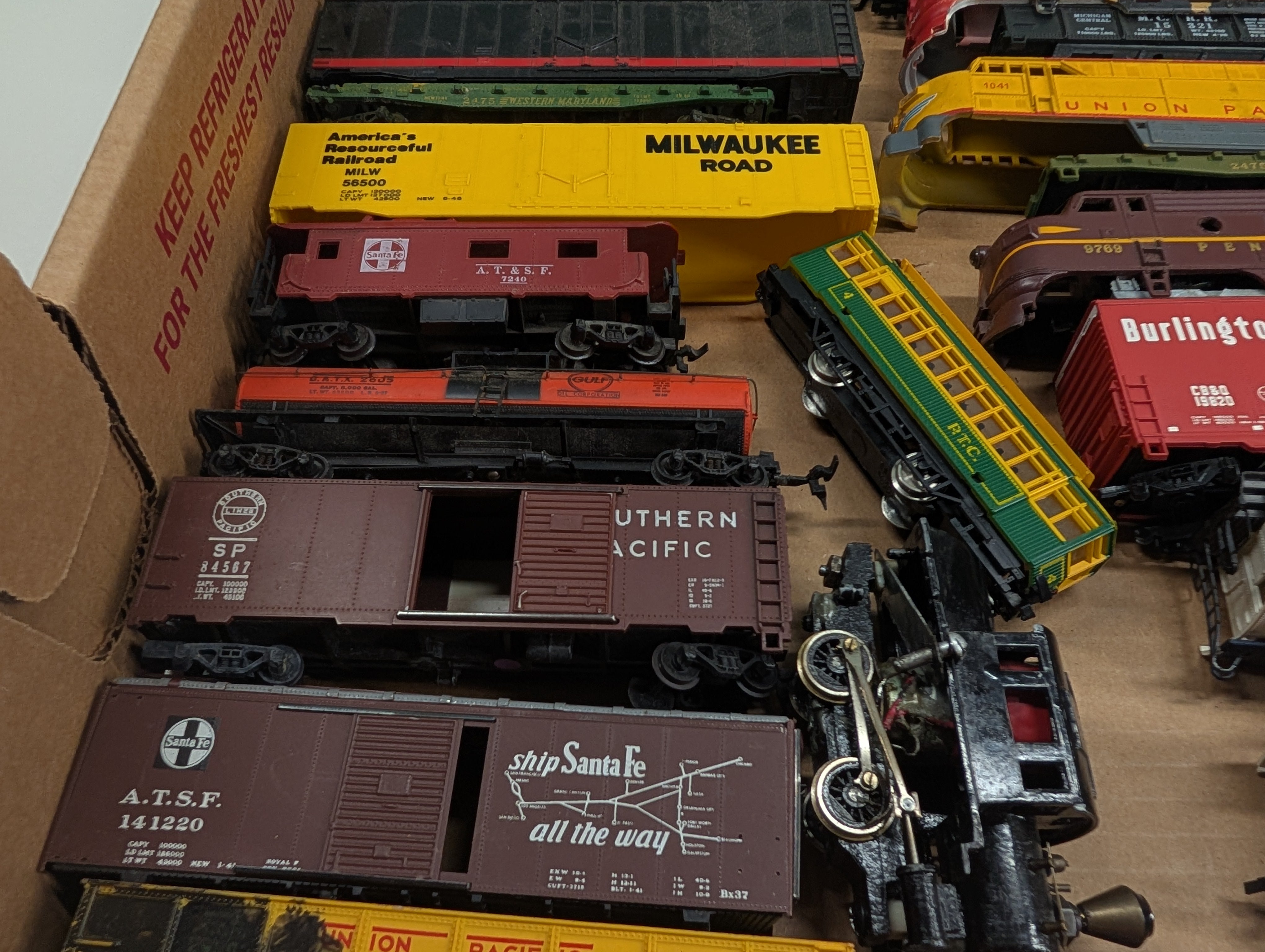 USED HO Scale Lot of Parts/Repairs Locomotives, Box Cars, Cabooses + more