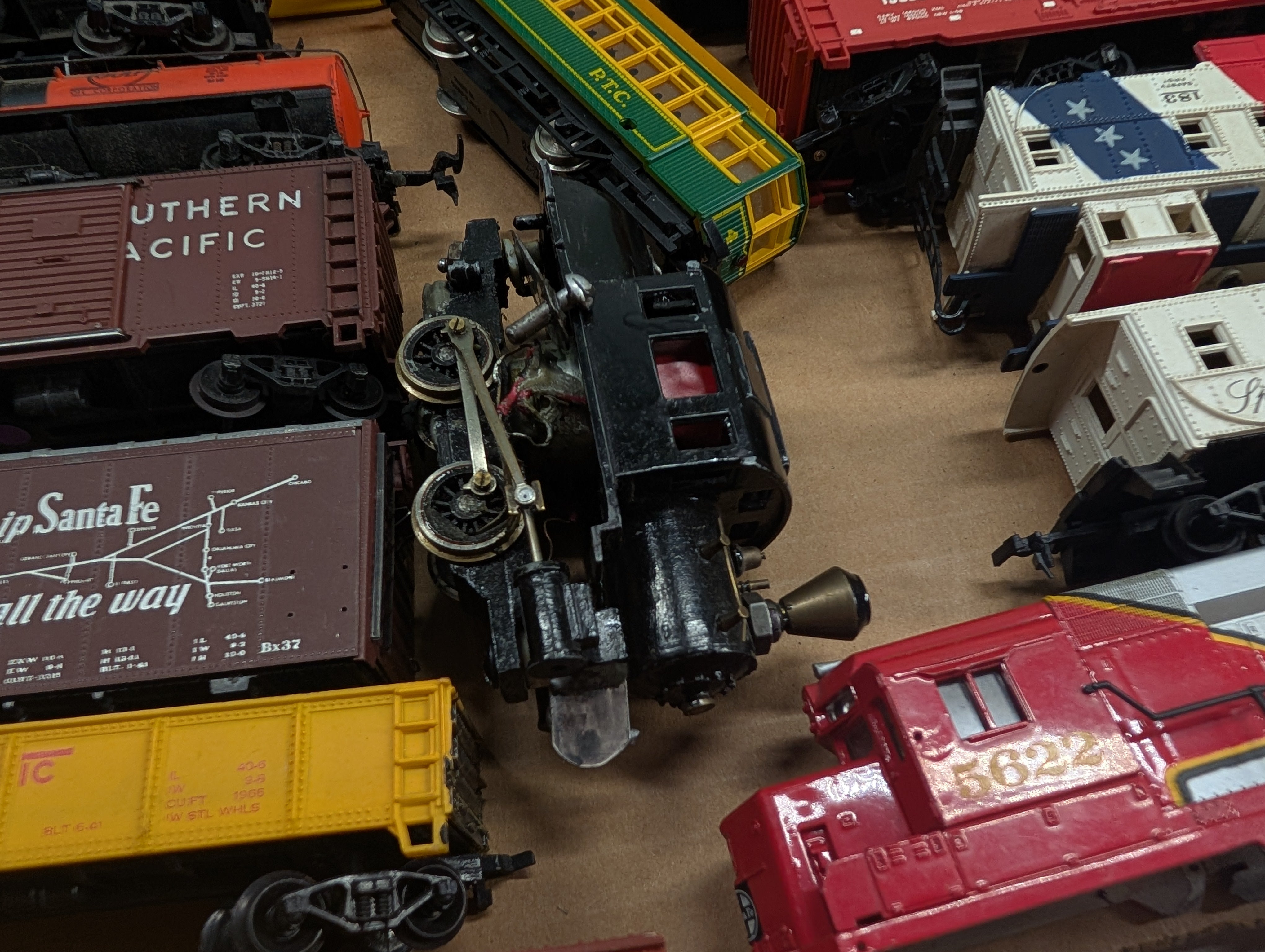 USED HO Scale Lot of Parts/Repairs Locomotives, Box Cars, Cabooses + more