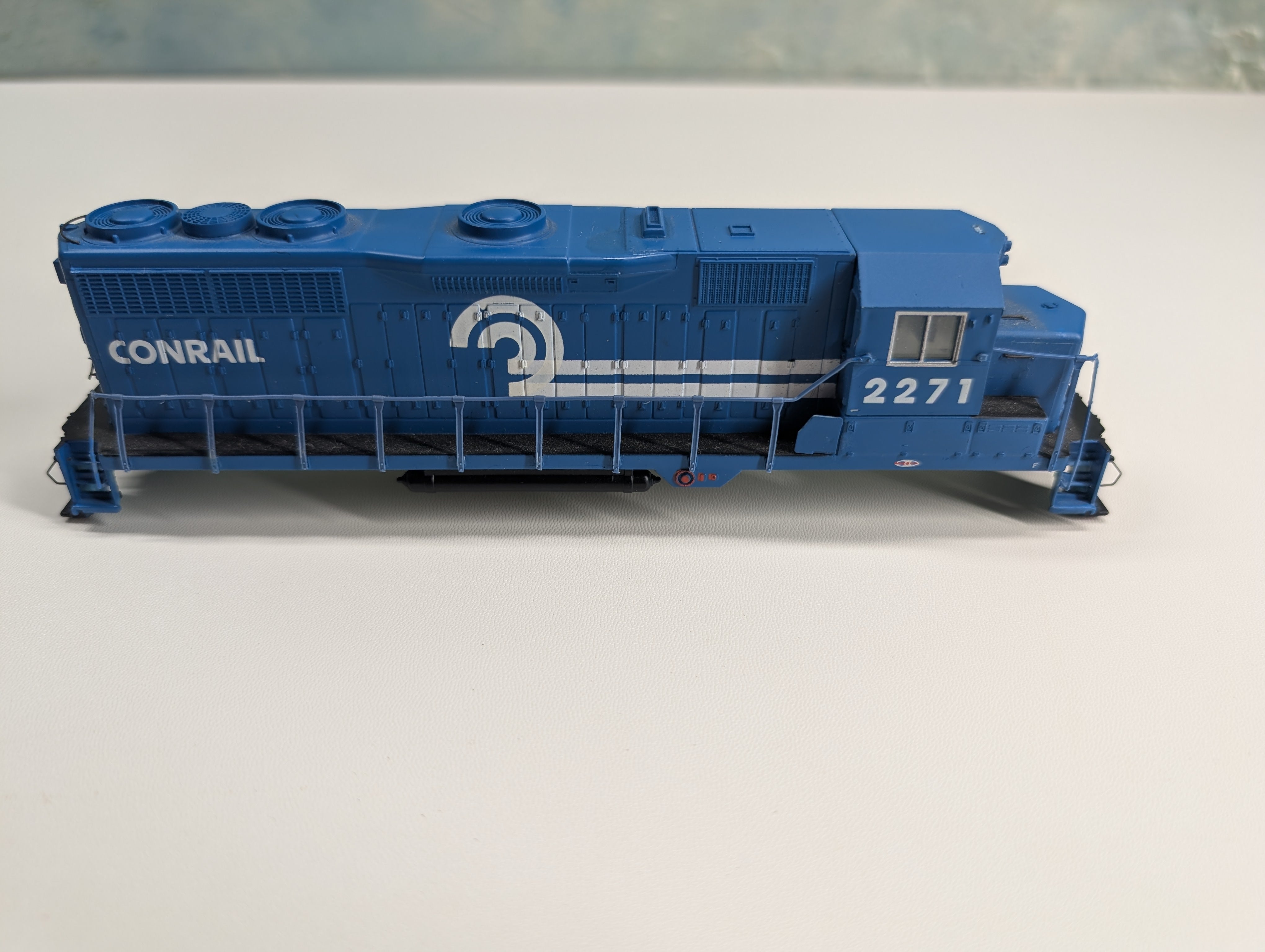 USED Bachmann 11506 HO Scale EMD GP35 Diesel Locomotive for Parts/Repairs Conrail #2271