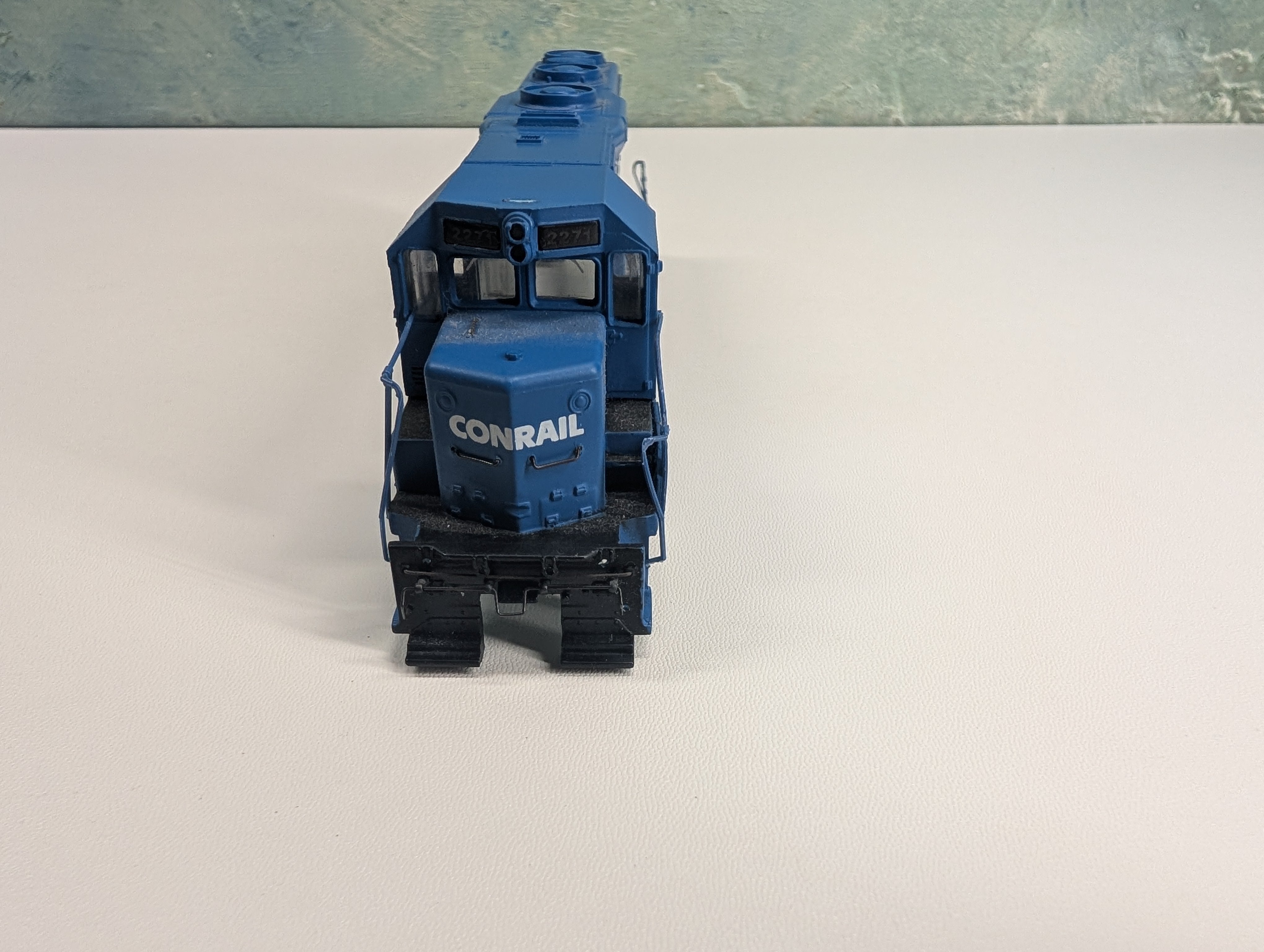 USED Bachmann 11506 HO Scale EMD GP35 Diesel Locomotive for Parts/Repairs Conrail #2271