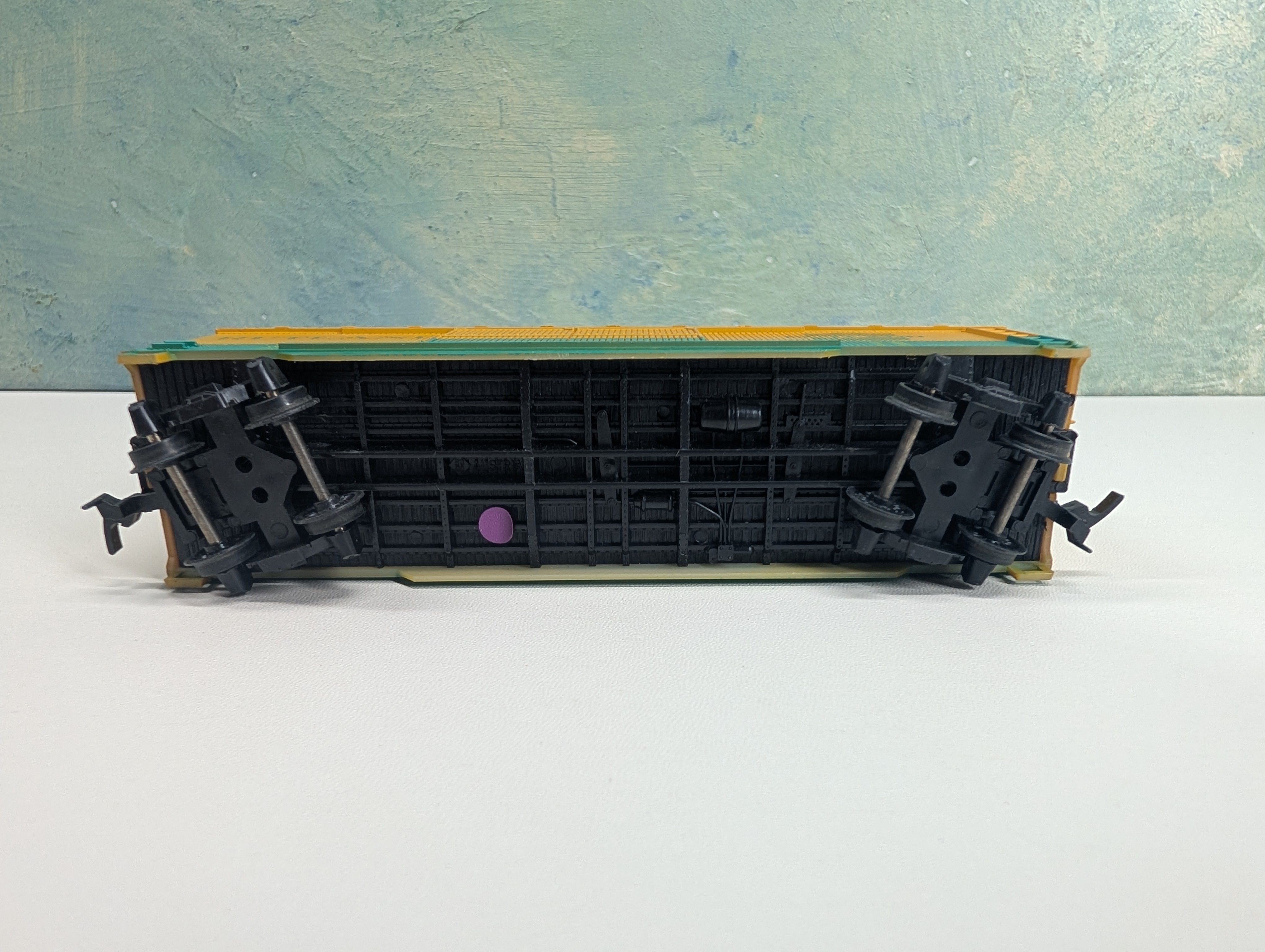 USED HO Scale 40' Wooden Box Car Rutland #100