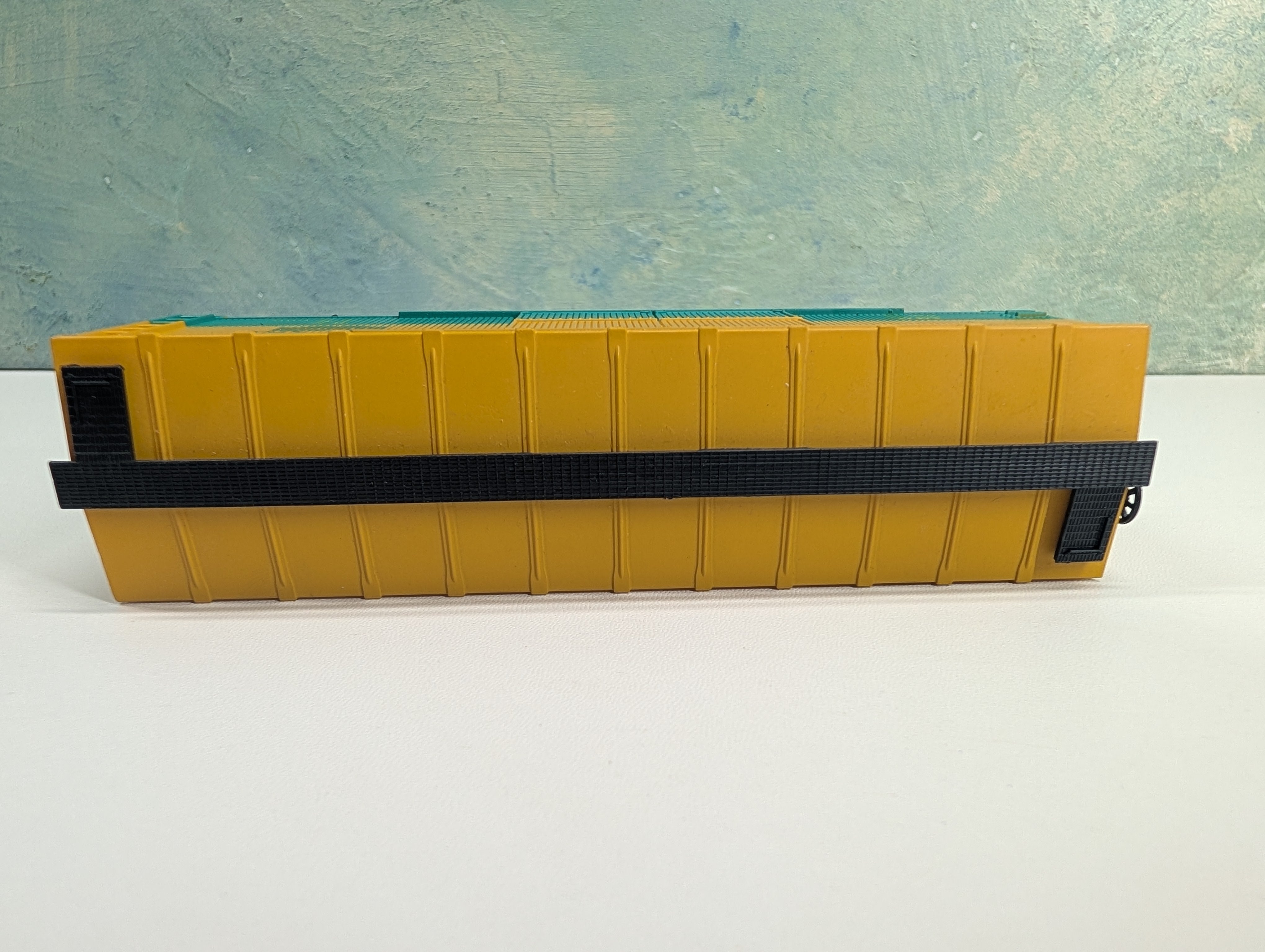 USED HO Scale 40' Wooden Box Car Rutland #100