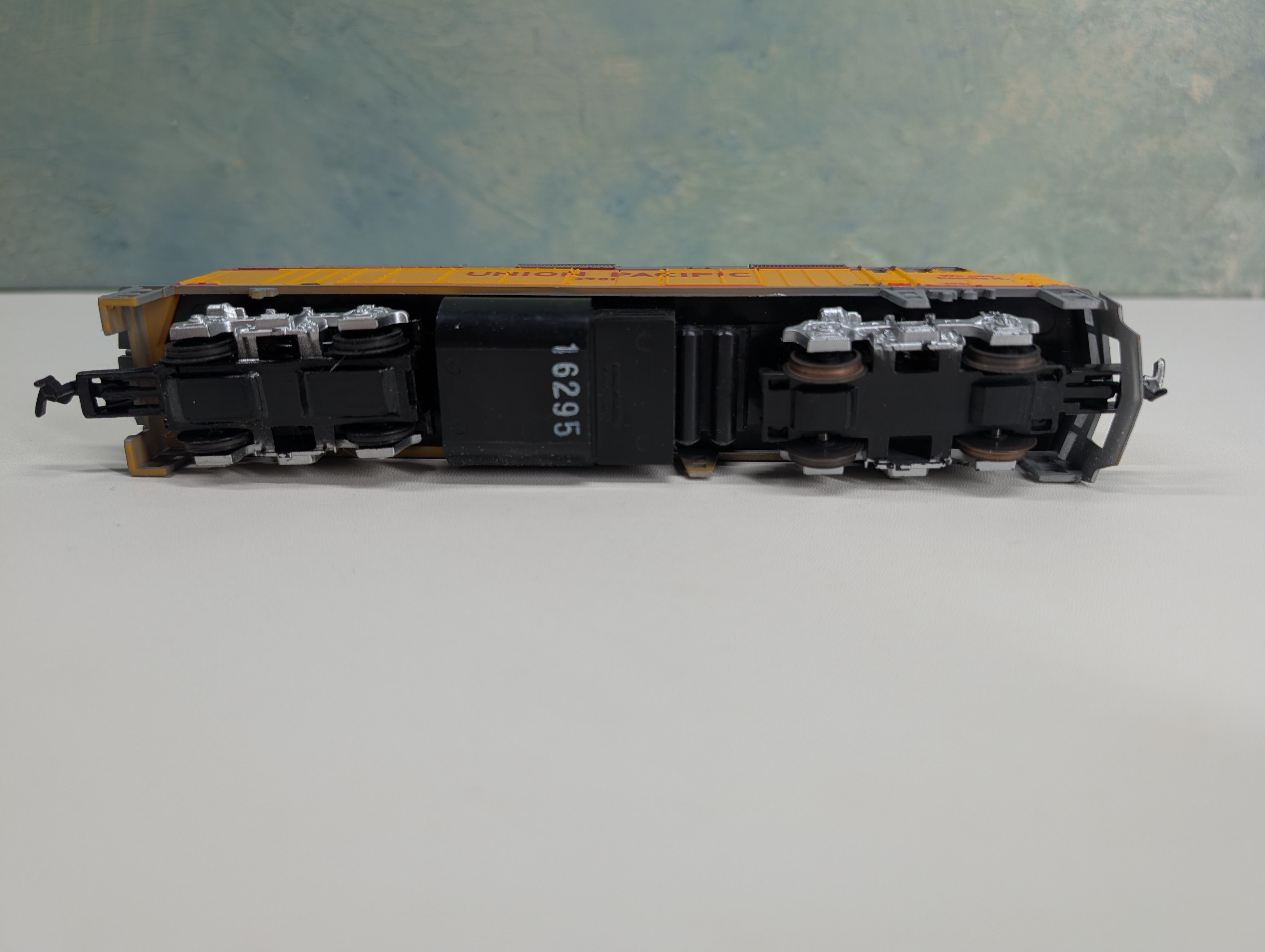 USED Life-Like HO Scale F40PH Diesel Locomotive Union Pacific UP #3901 Tested! DC