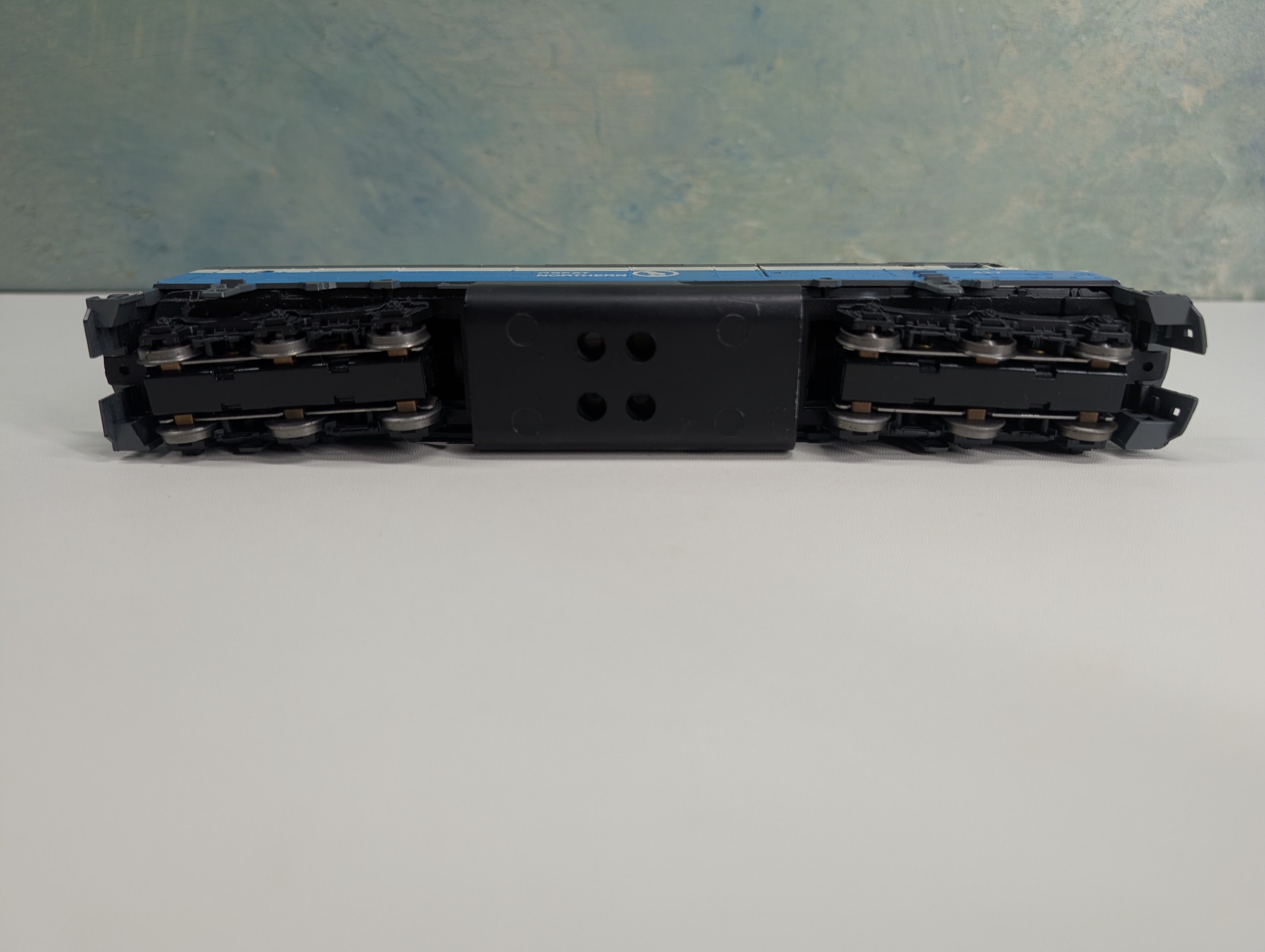 USED Athearn HO Scale F45 Diesel Locomotive w/ Beacon Detail Great Northern GN #427 Tested! DC