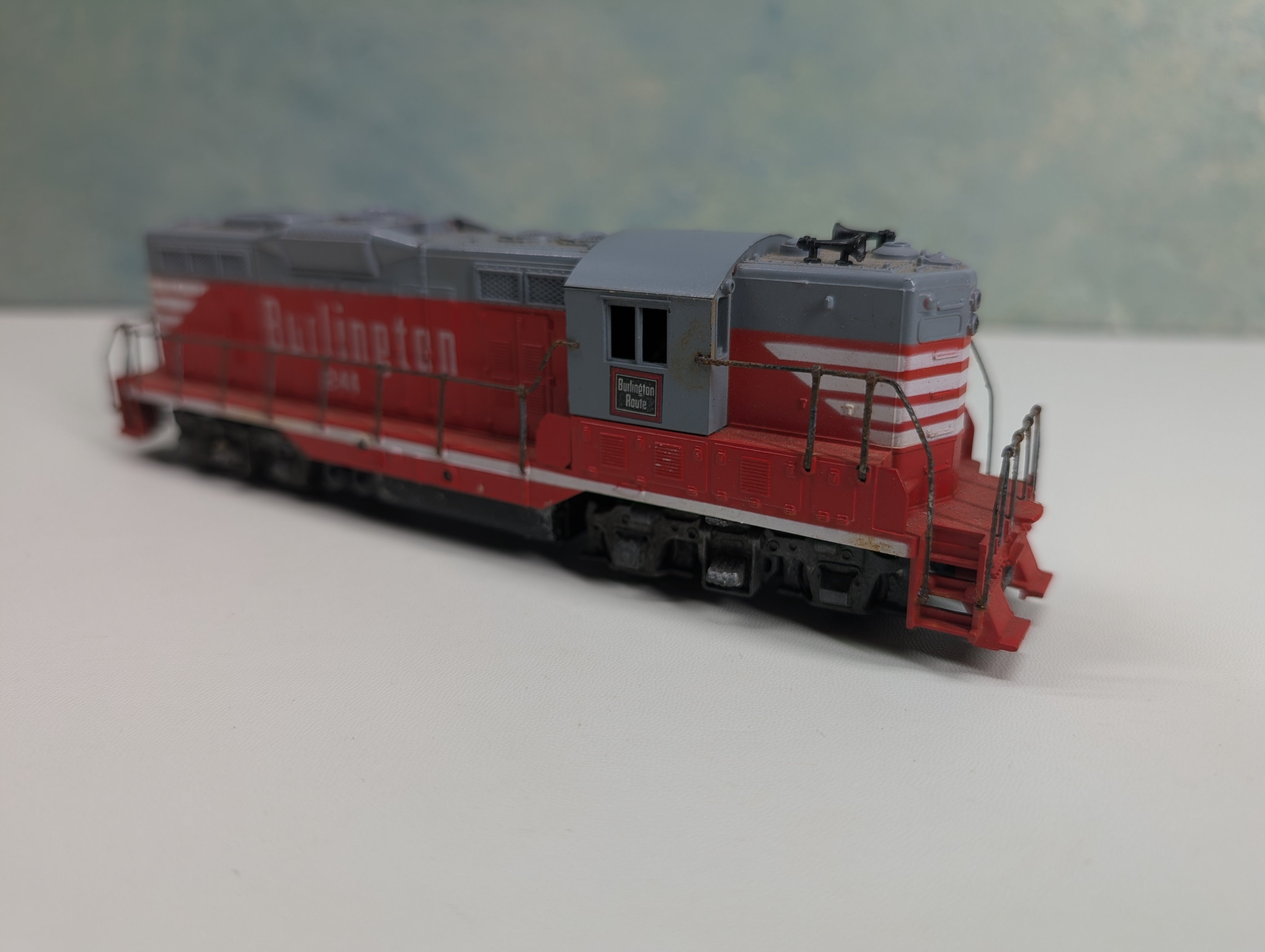 USED Athearn HO Scale GP9 Diesel Locomotive Burlington #244 Tested! DC