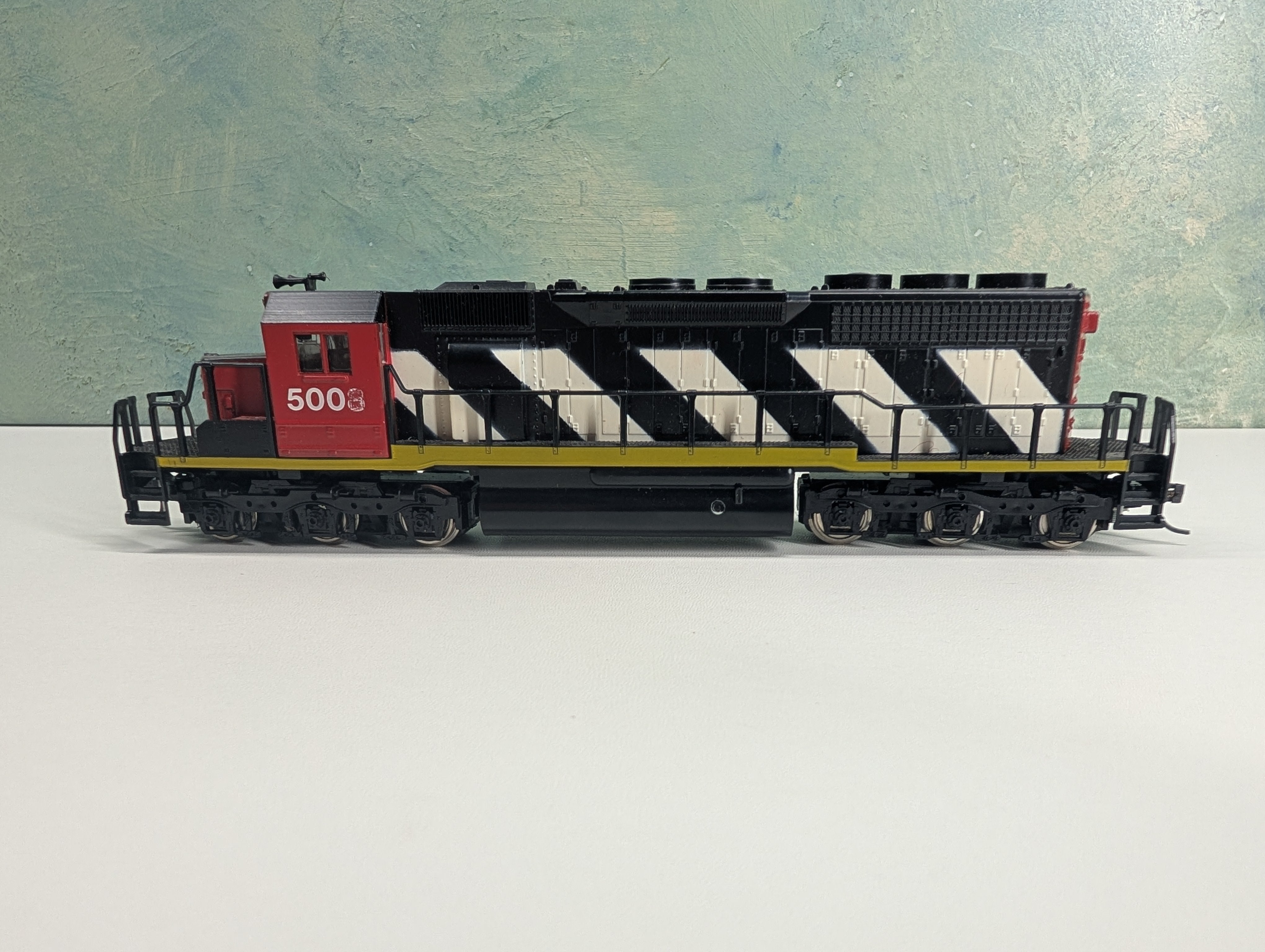 USED Mehano HO Scale EMD SD-40 Diesel Locomotive Canadian National CN #5008 Tested! DC