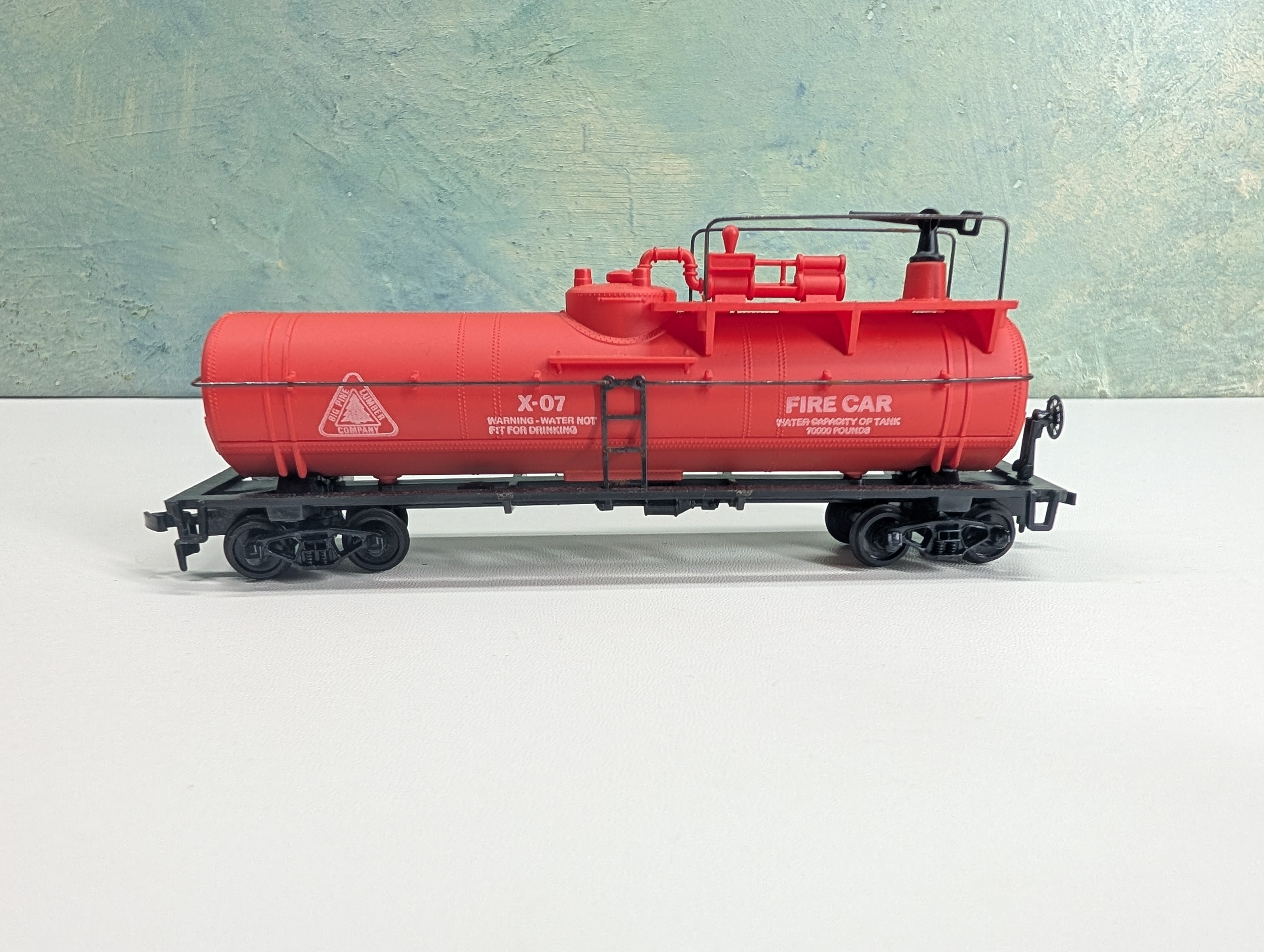 USED Cox HO Scale Big Pine Lumber Co Fire Tank Car #X-07