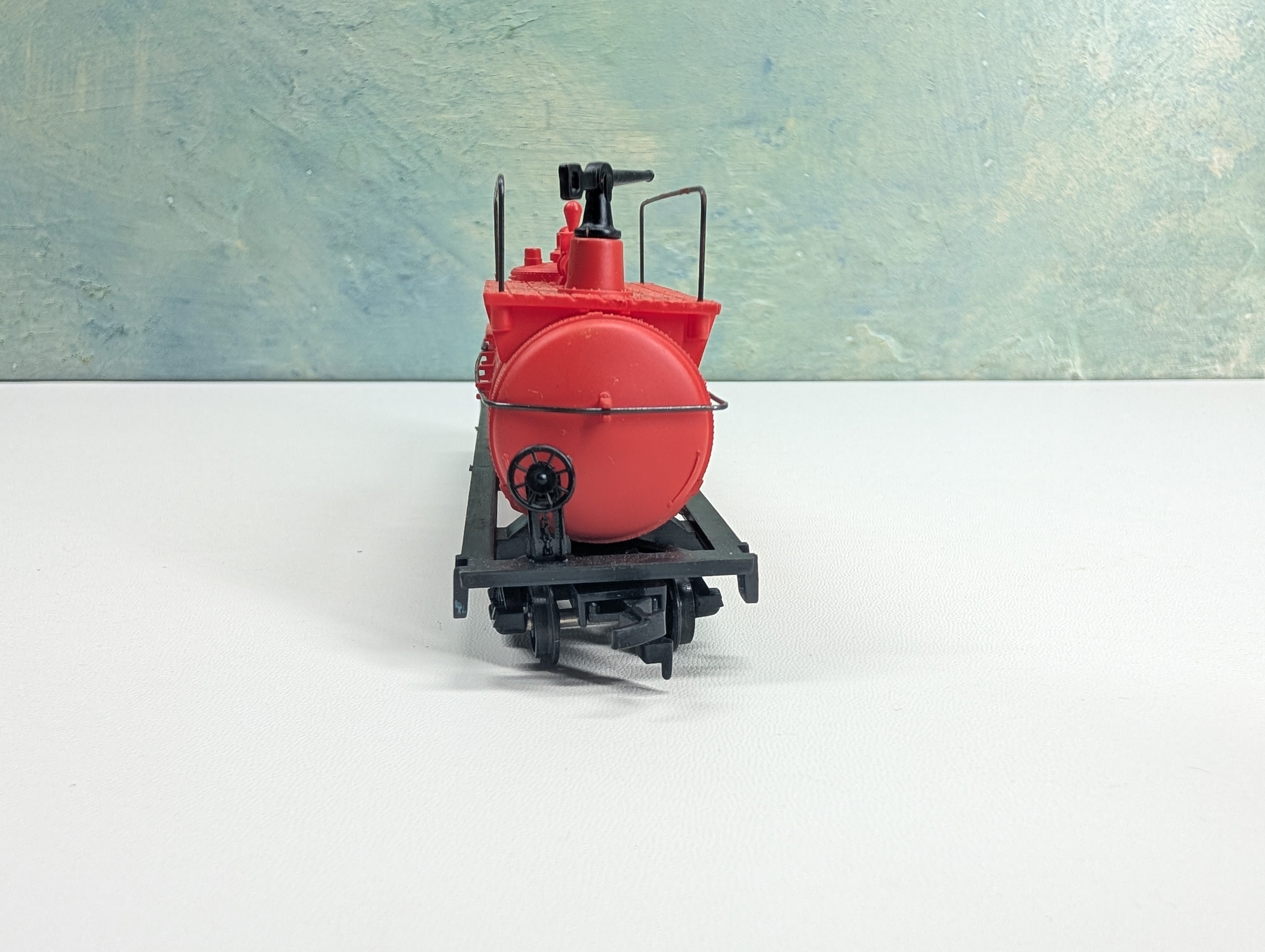 USED Cox HO Scale Big Pine Lumber Co Fire Tank Car #X-07