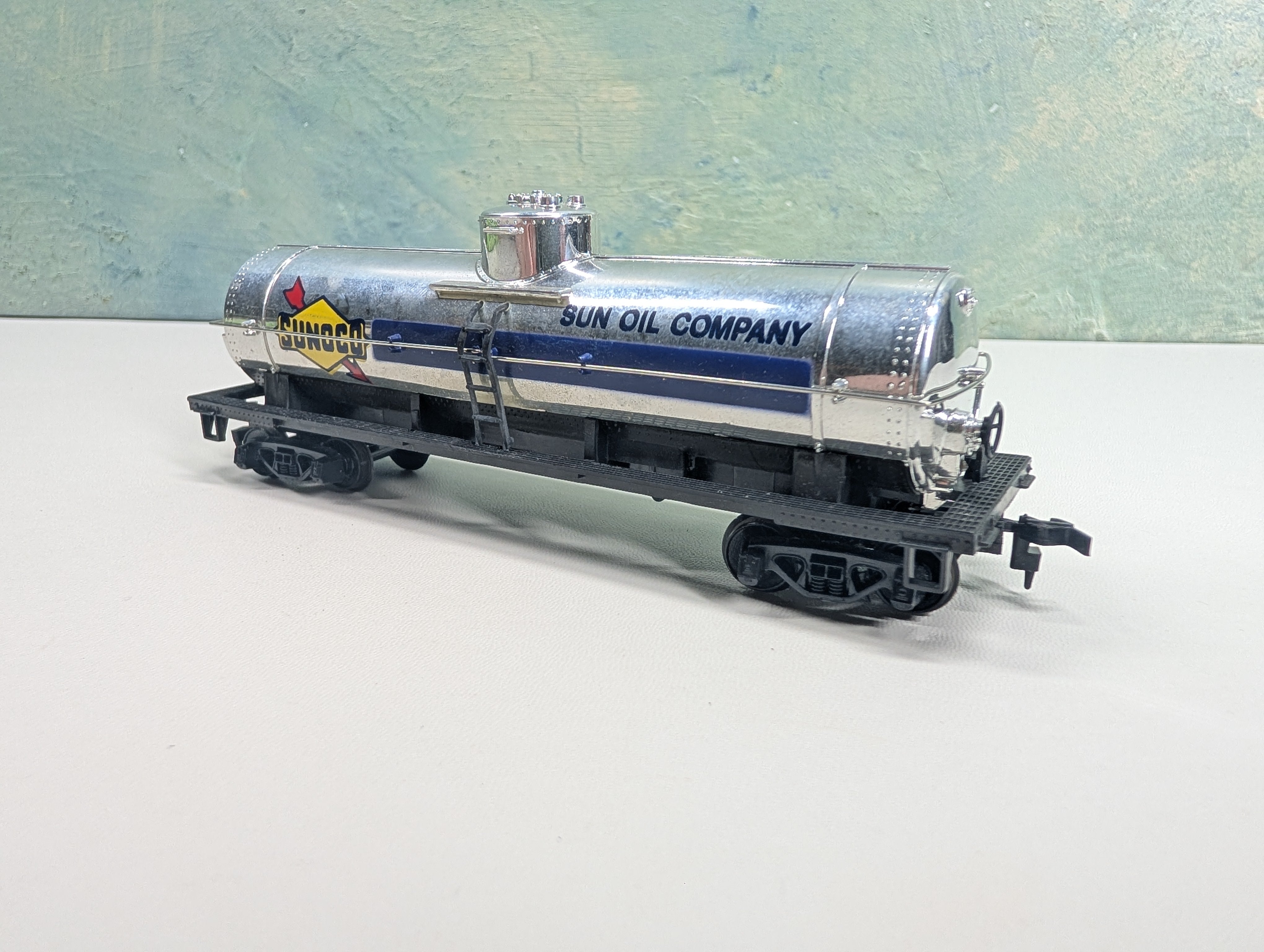 USED Tyco HO Scale Single Dome Tank Car Sunoco