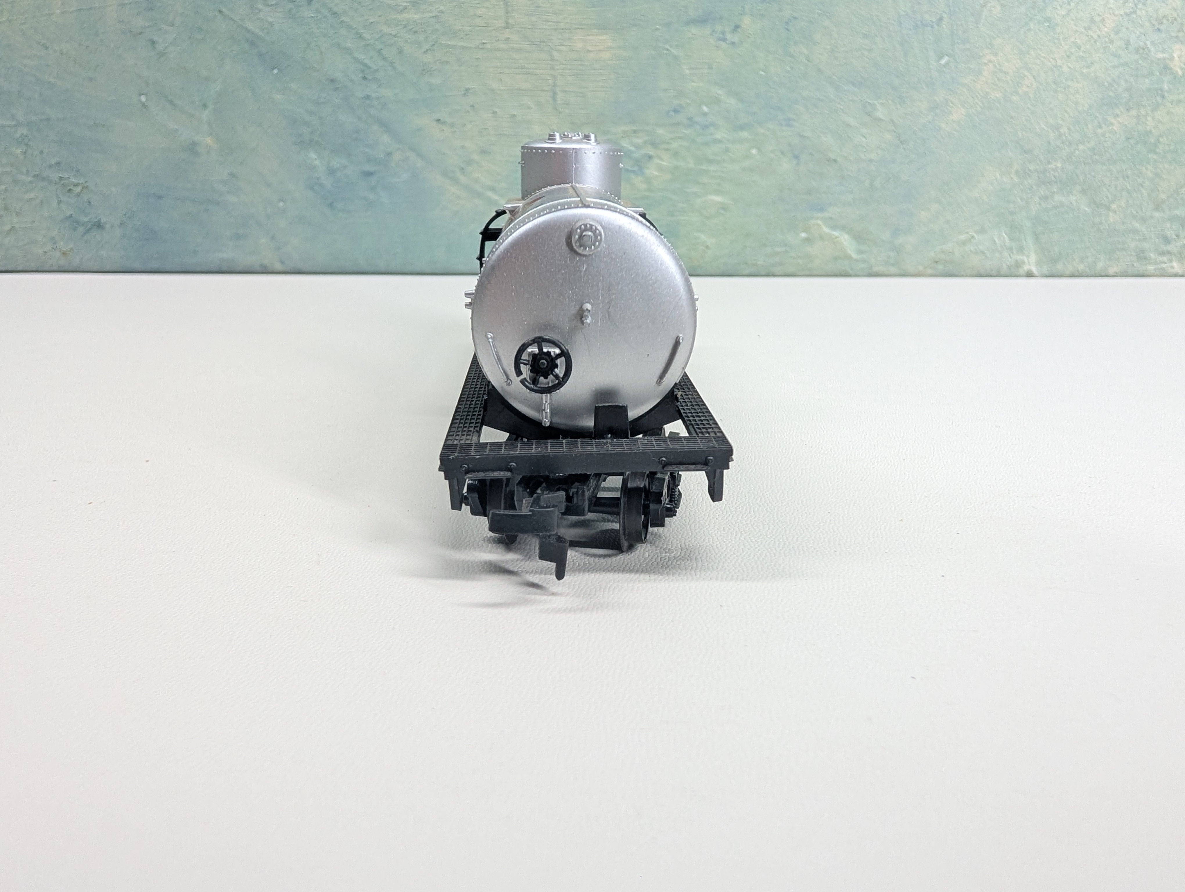 USED Life-Like HO Scale Single Dome Tank Car V-8 Vegetable Juice Campbell's