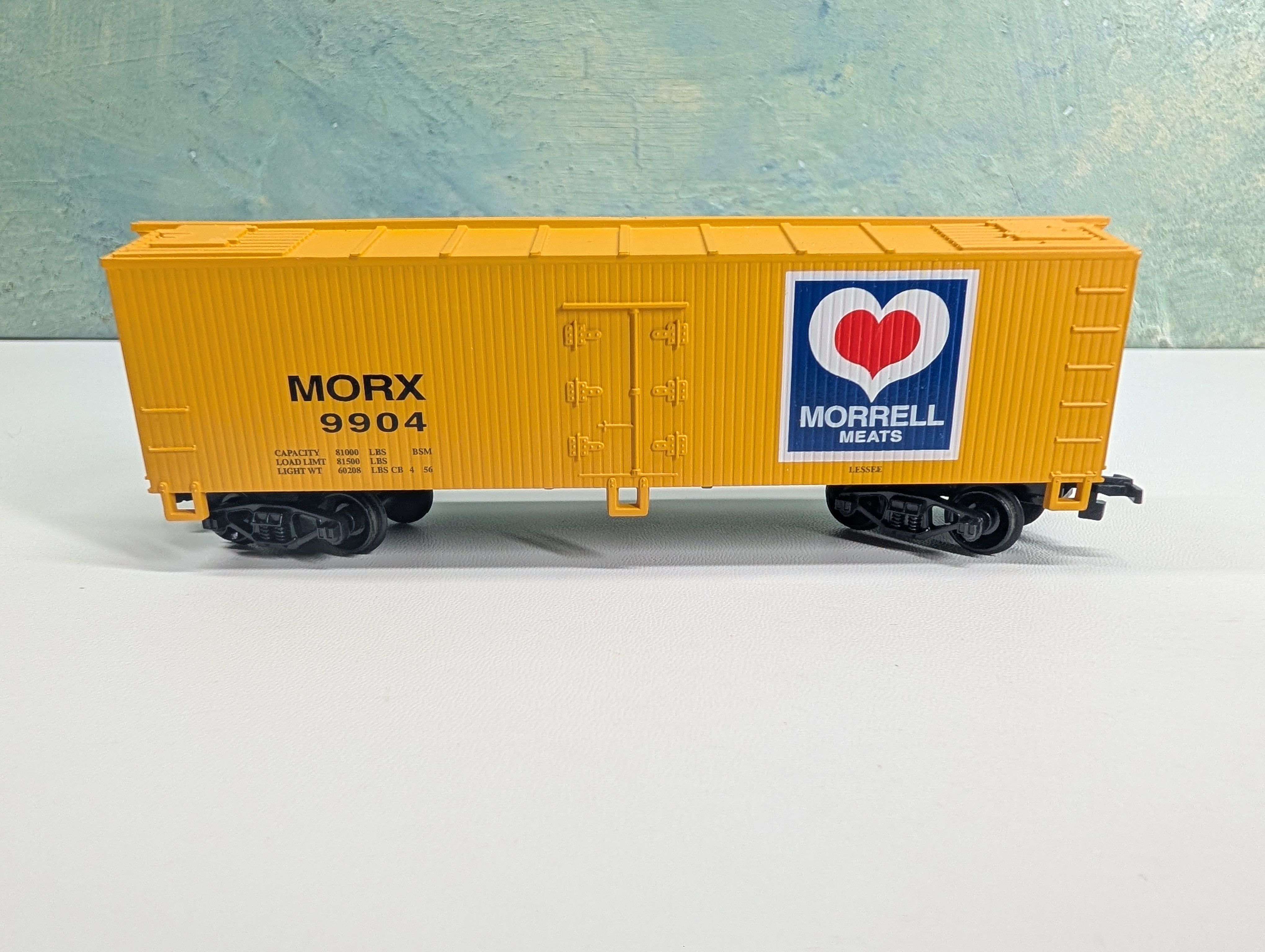 USED Life-Like HO Scale 38' Wooden Reefer Box Car Morrell Meats MORX #9904