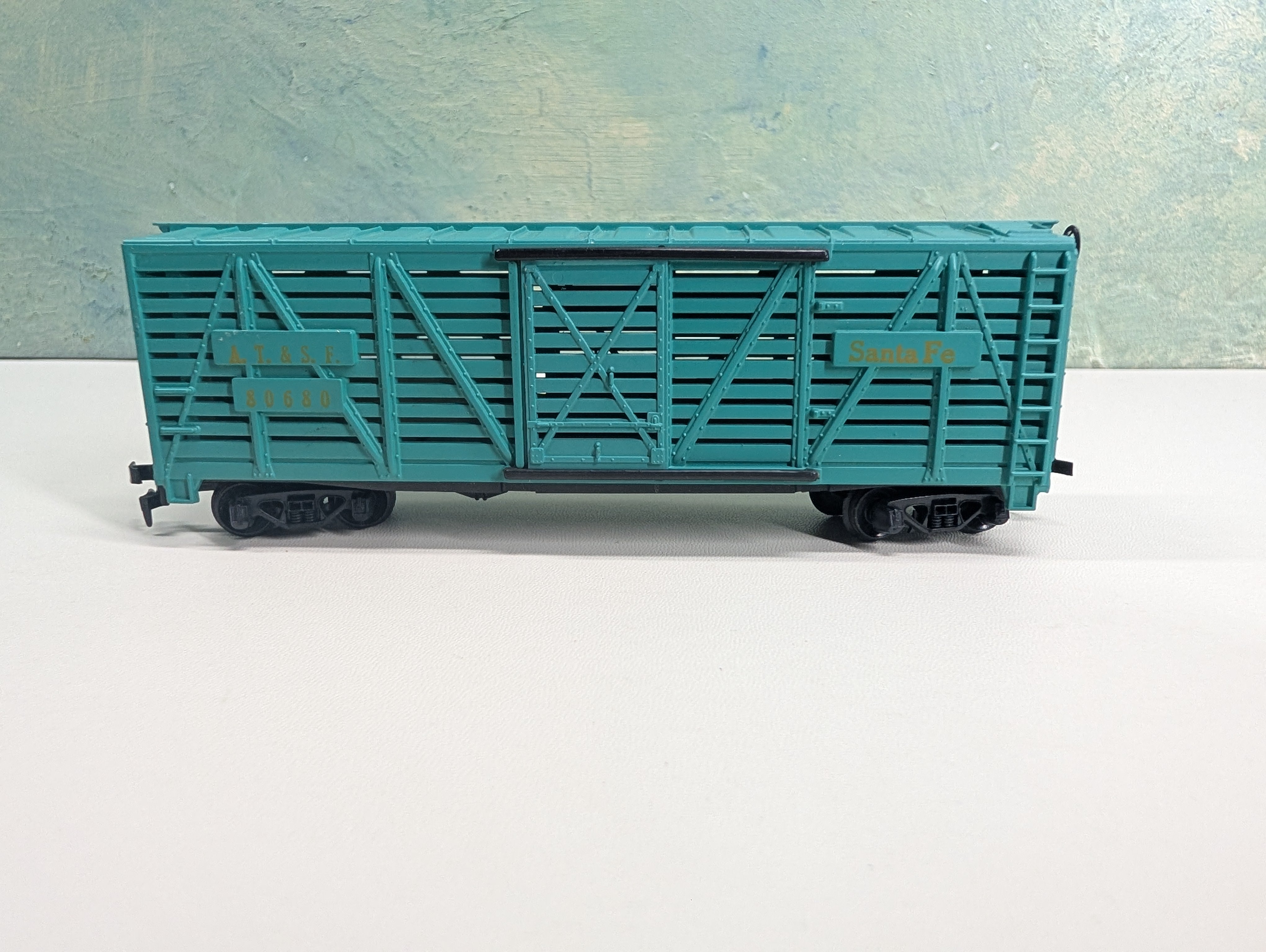 USED Tyco HO Scale 40' Cattle Livestock Car Santa Fe ATSF #80680