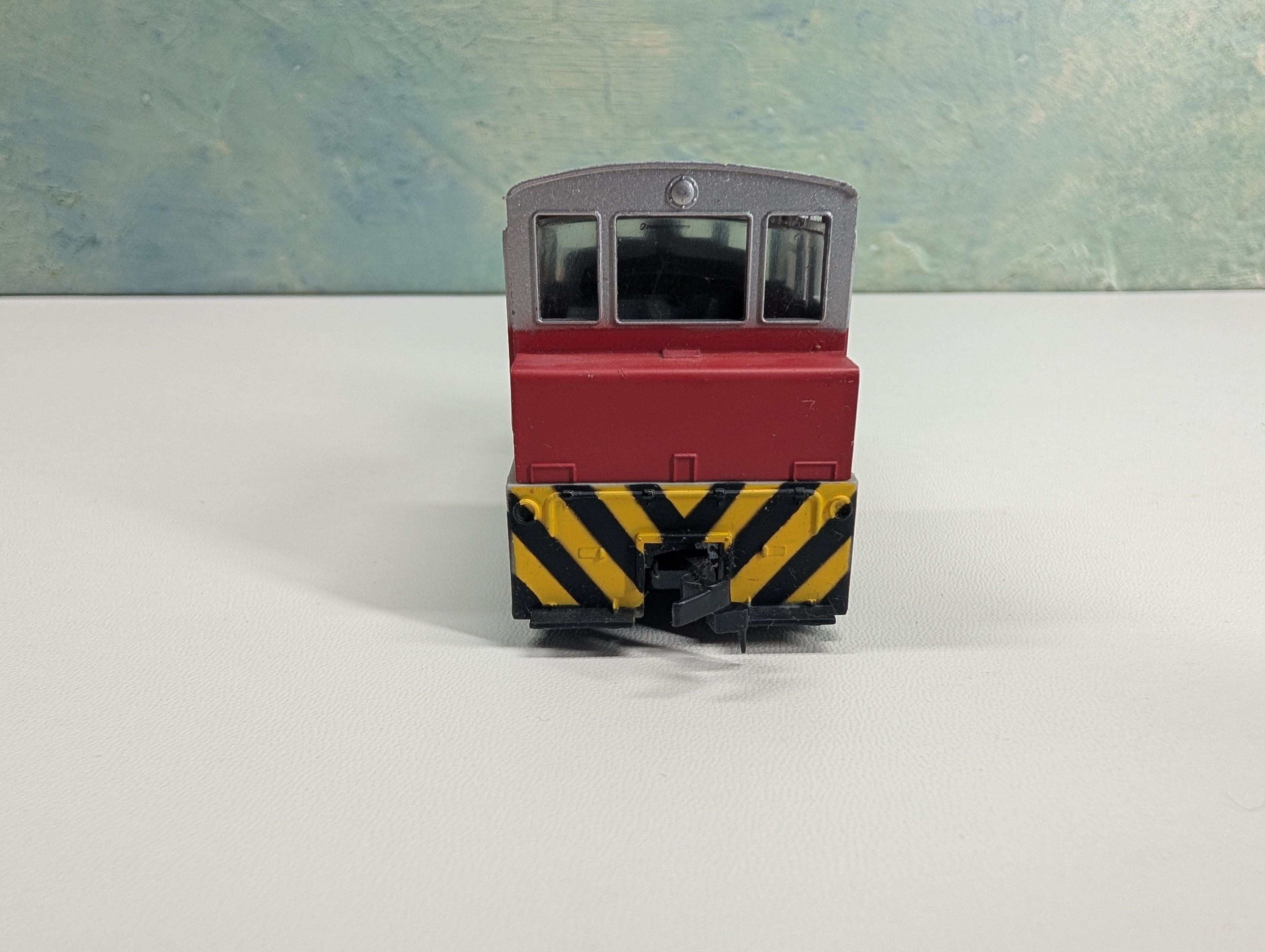 USED Bachmann HO Scale 0-6-0 Plymouth Diesel Switcher Locomotive Burlington #9280 Non-Powered