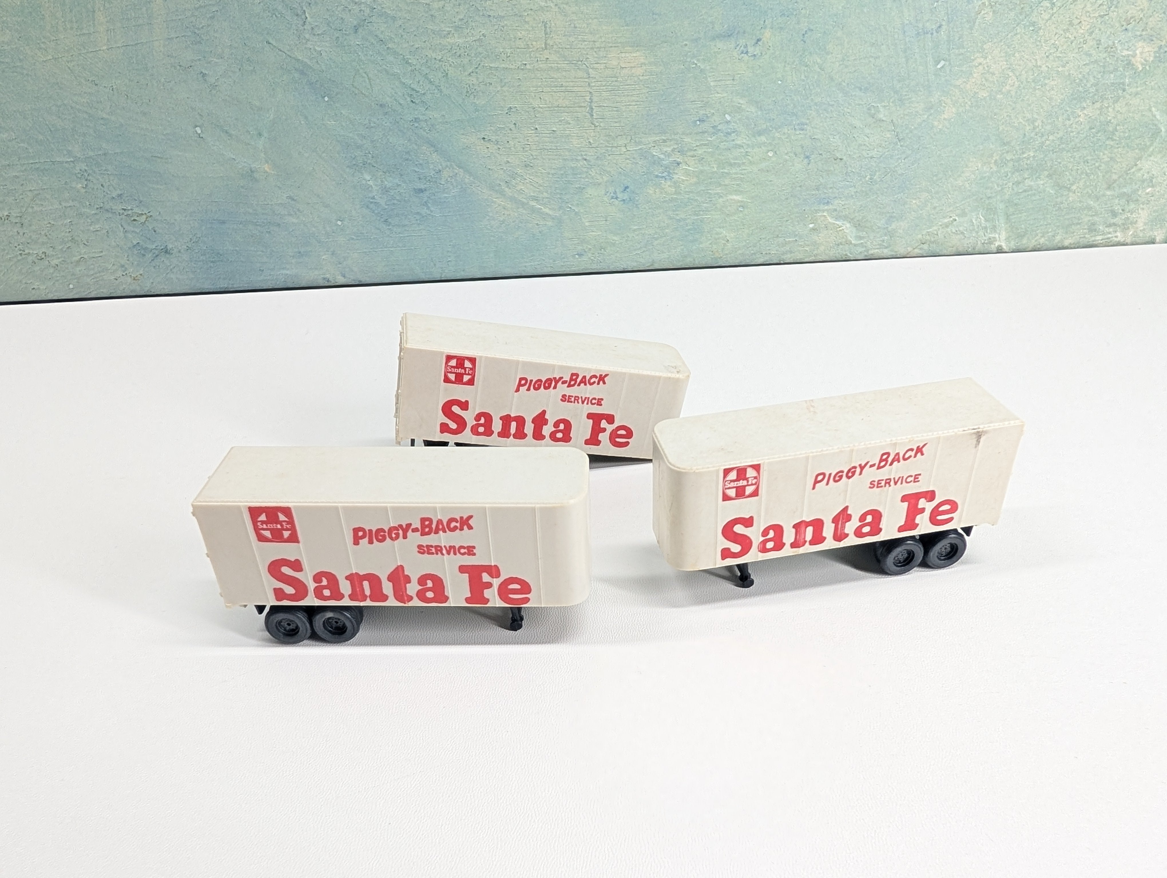 USED Tyco HO Scale 3 Piggyback Trailers Santa Fe