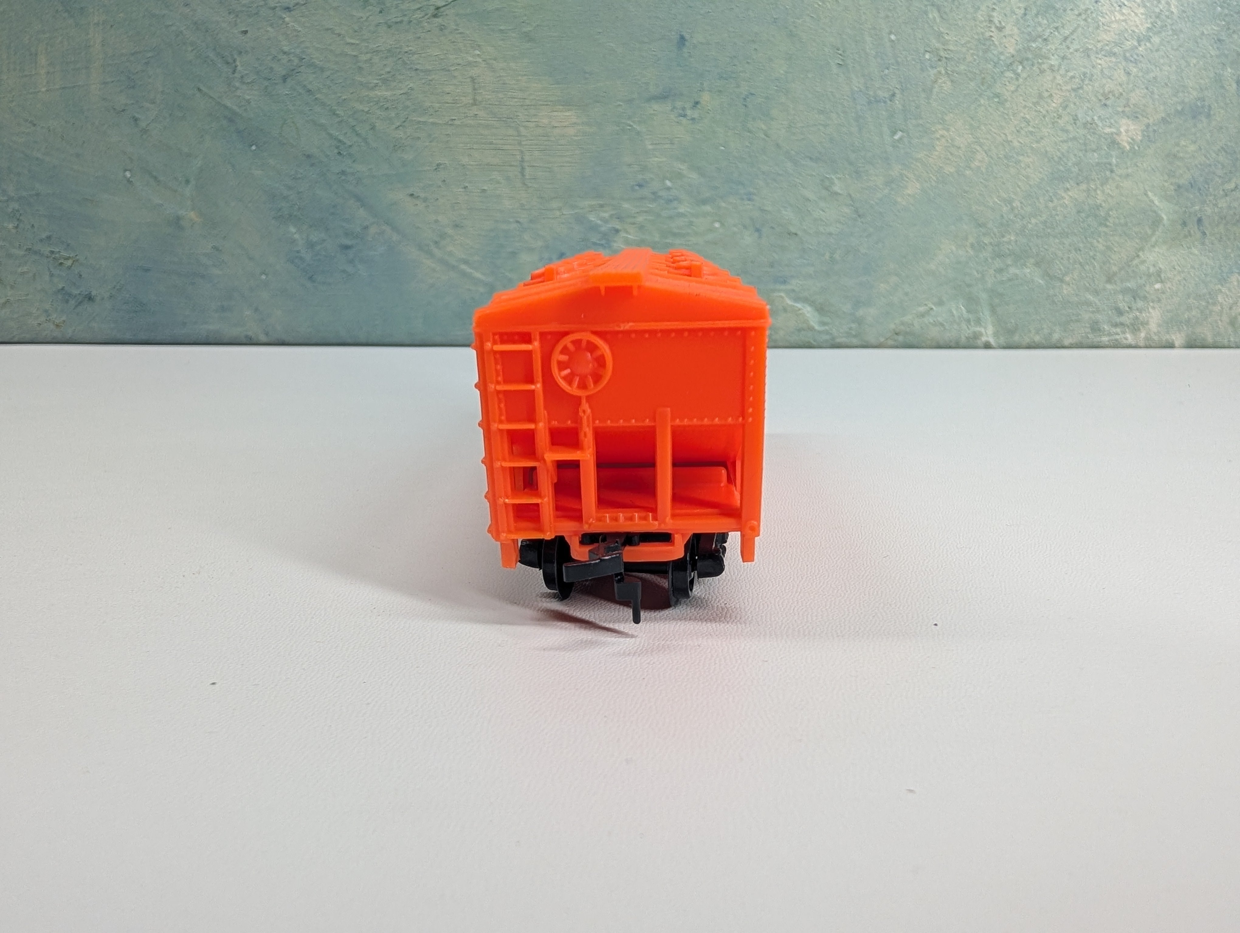 USED Model Power 8084 HO Scale 2 Bay Covered Hopper Granite Rock GRCX #1001 RARE