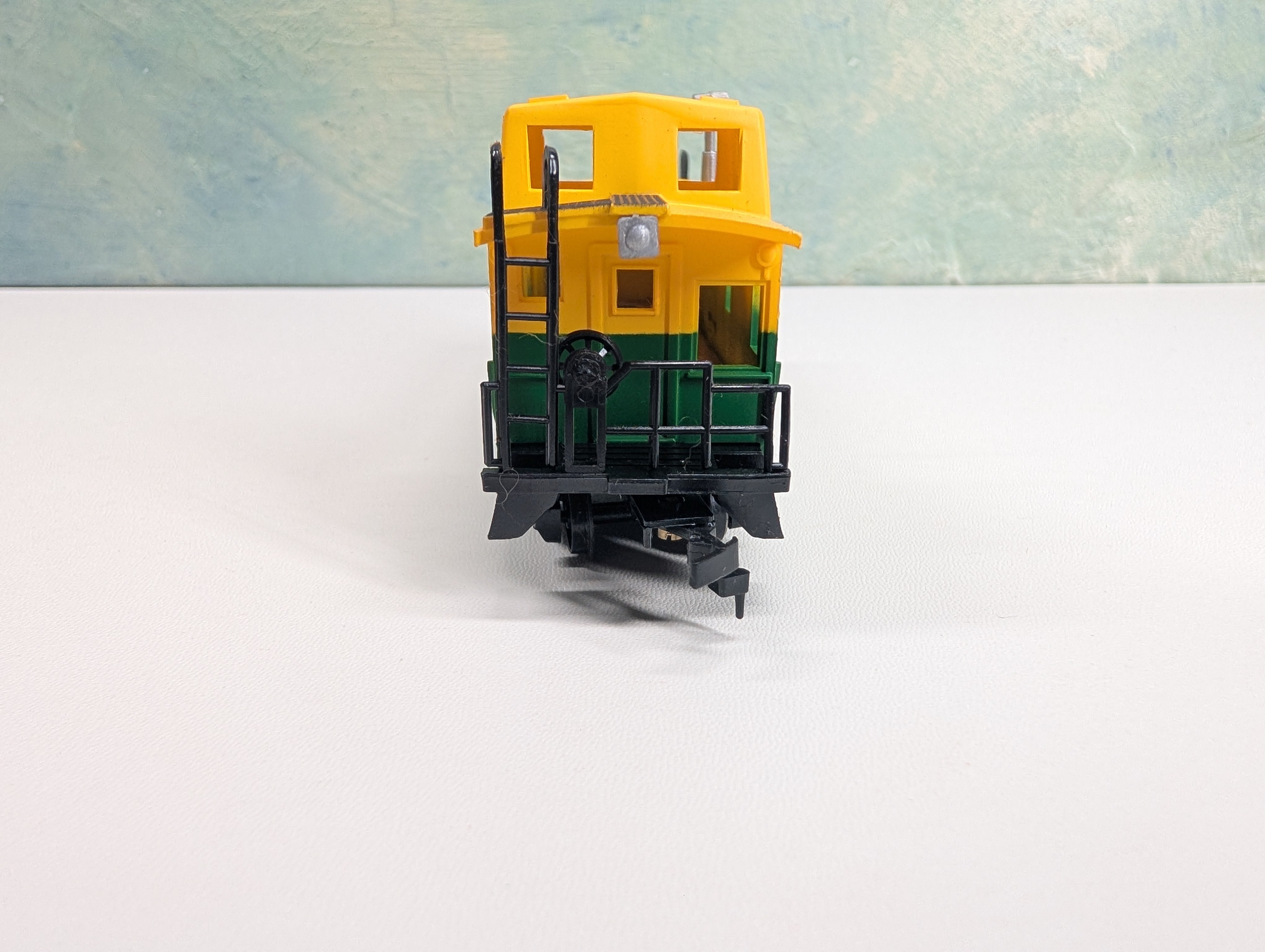 USED Bachmann HO Scale Caboose Reading #9355