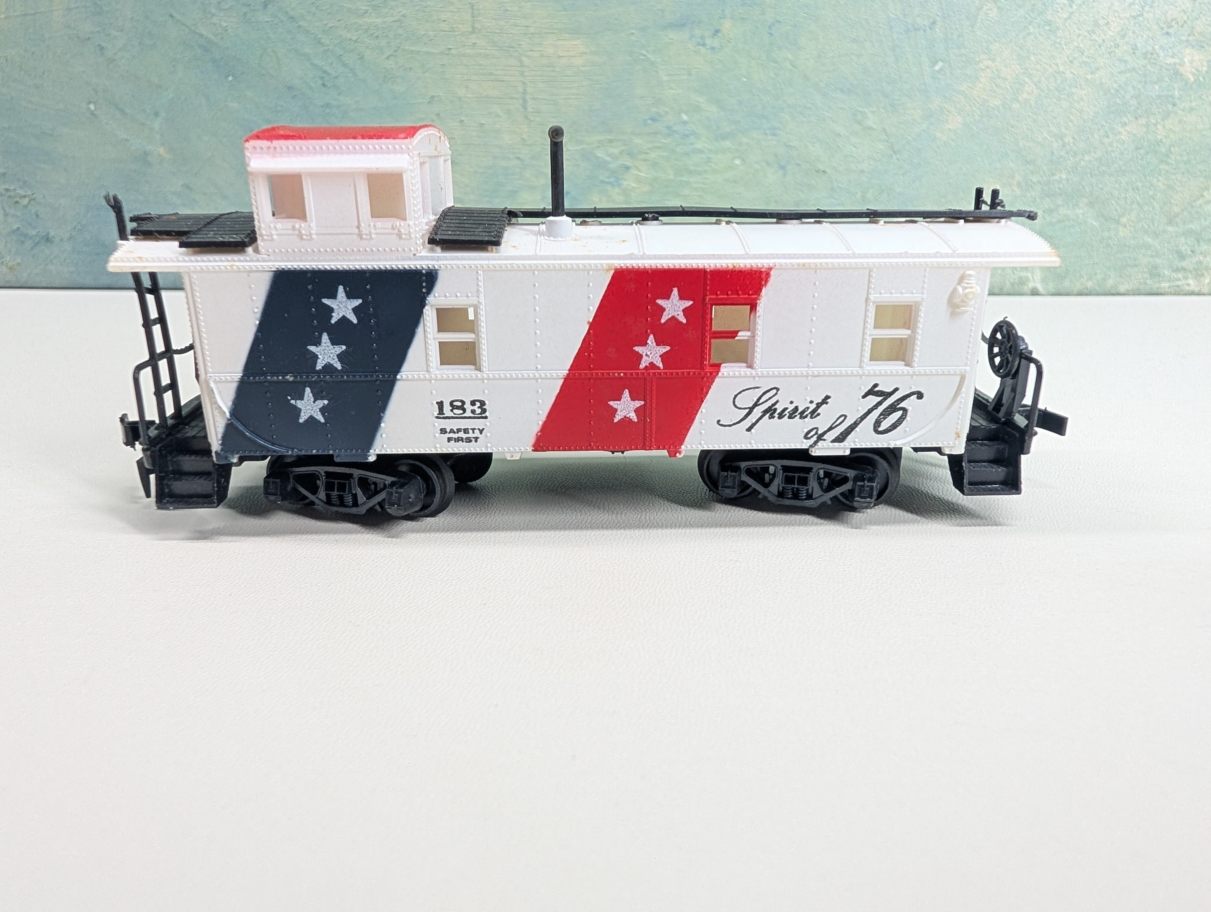 USED AHM HO Scale Spirit of '76 Caboose #183