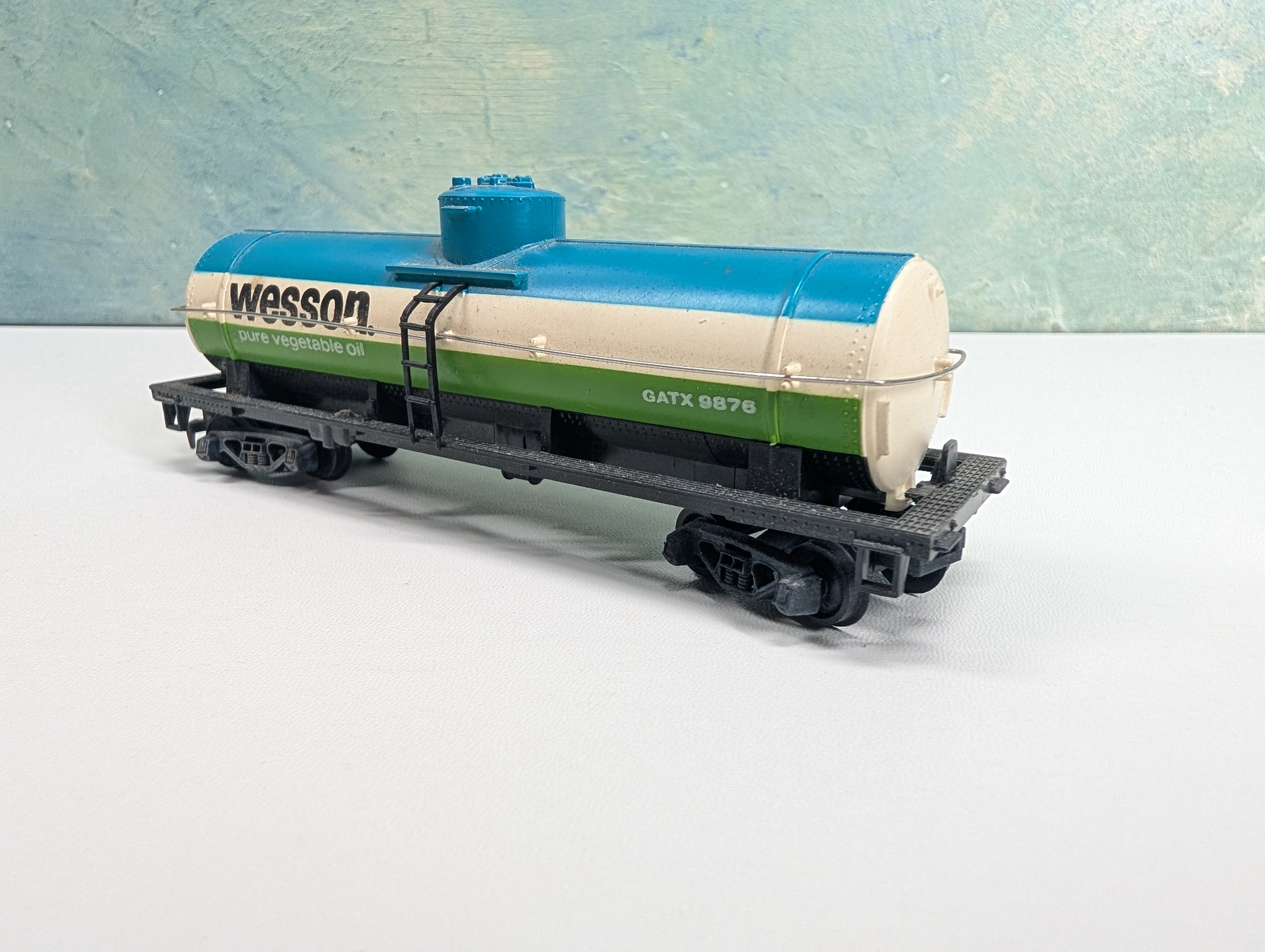 USED Tyco HO Scale Single Dome Tank Car Wesson Vegetable Oil GATX #9876