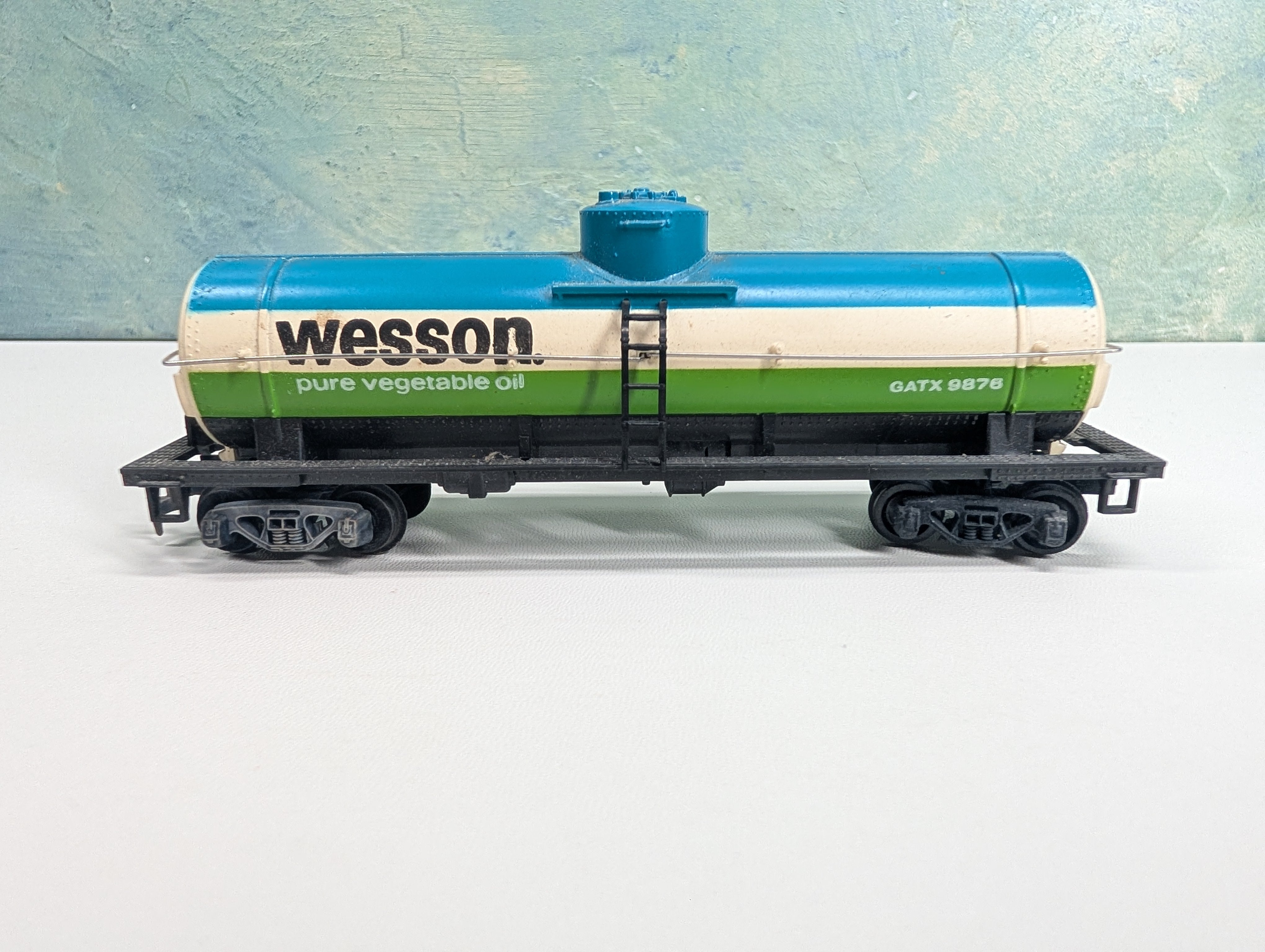 USED Tyco HO Scale Single Dome Tank Car Wesson Vegetable Oil GATX #9876