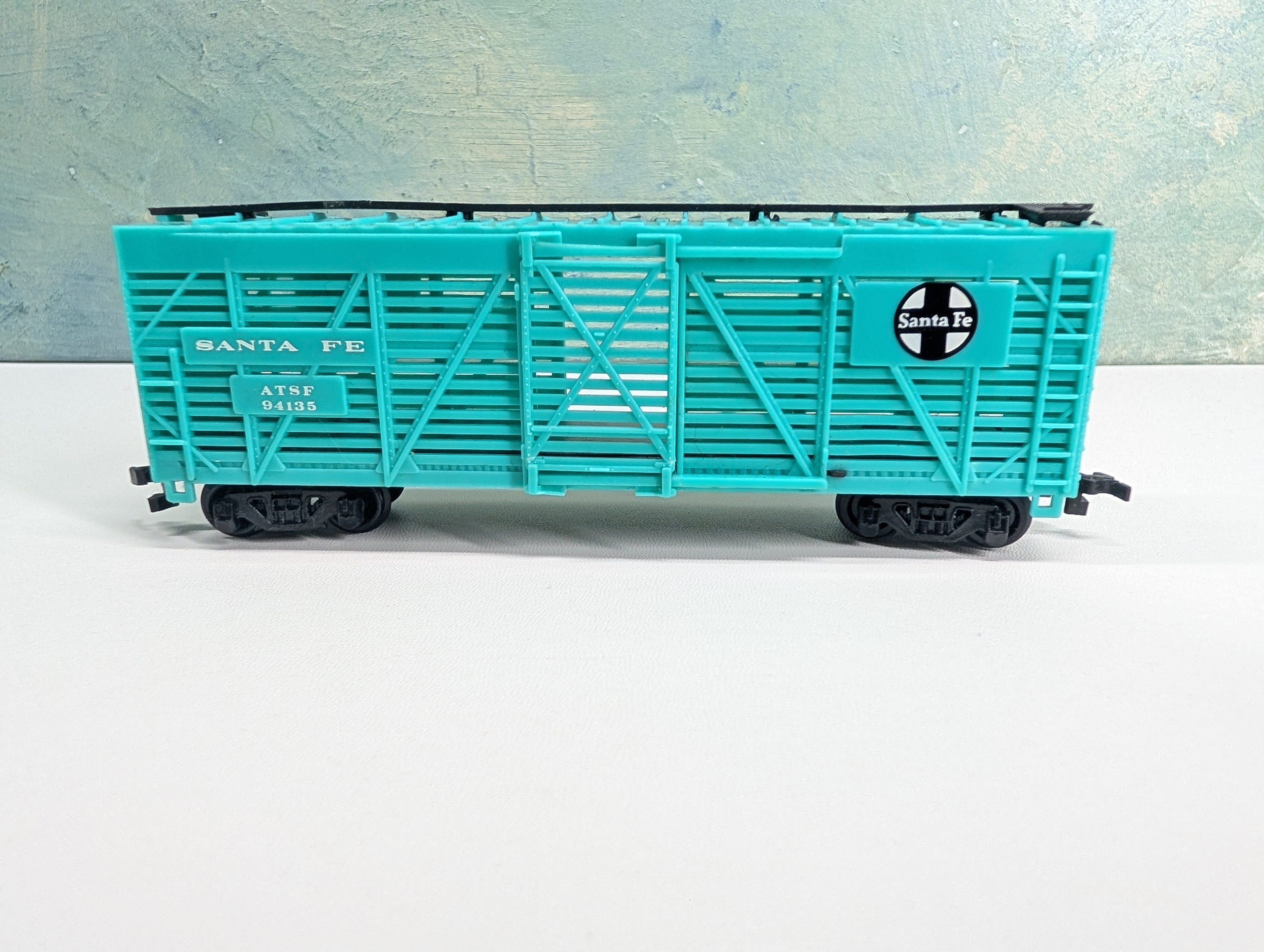 USED Bachmann HO Scale 40' Cattle Livestock Car Santa Fe ATSF #94135