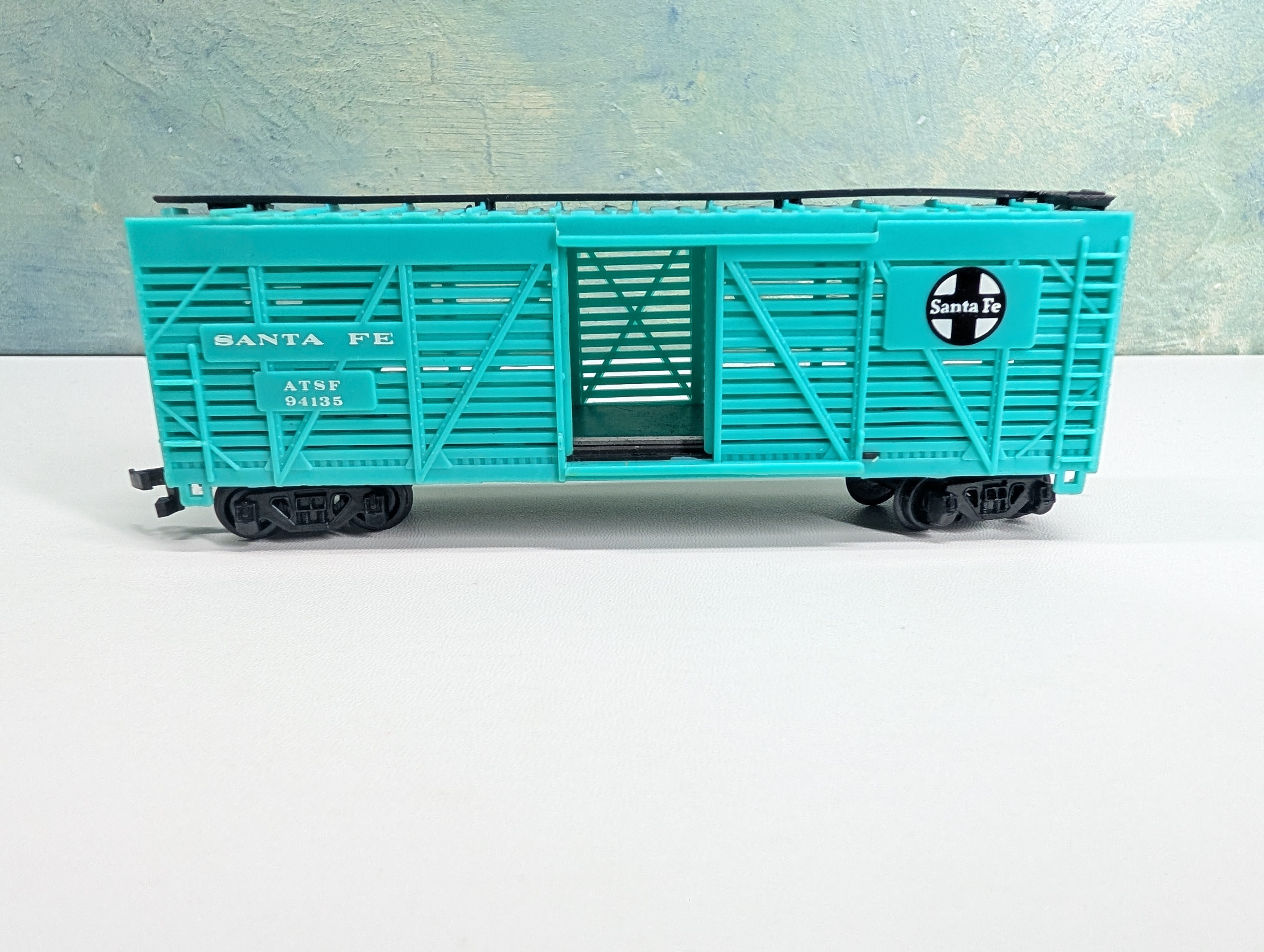 USED Bachmann HO Scale 40' Cattle Livestock Car Santa Fe ATSF #94135