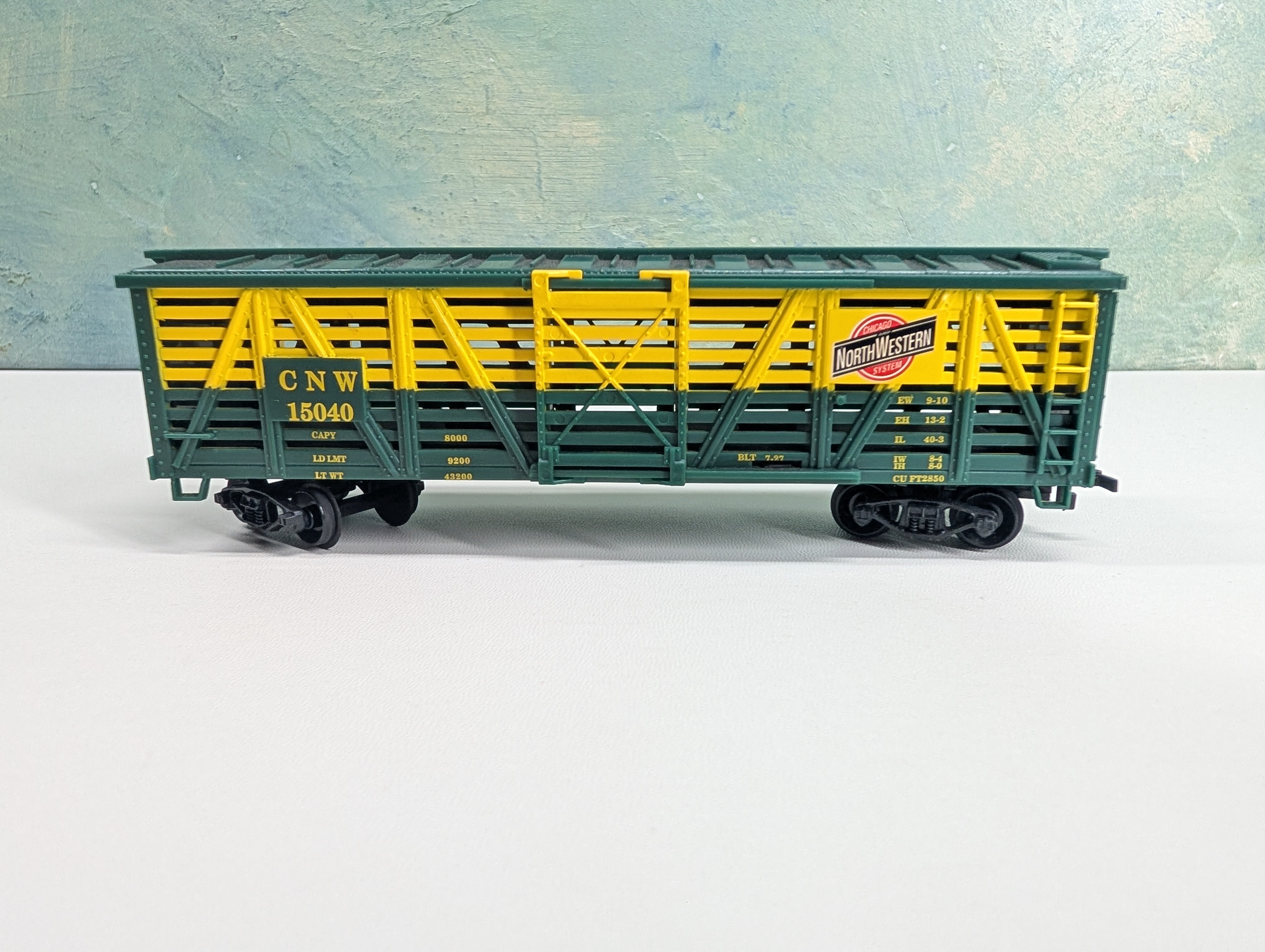USED Life-Like HO Scale 40' Cattle Livestock Car Chicago & North Western CNW #15040