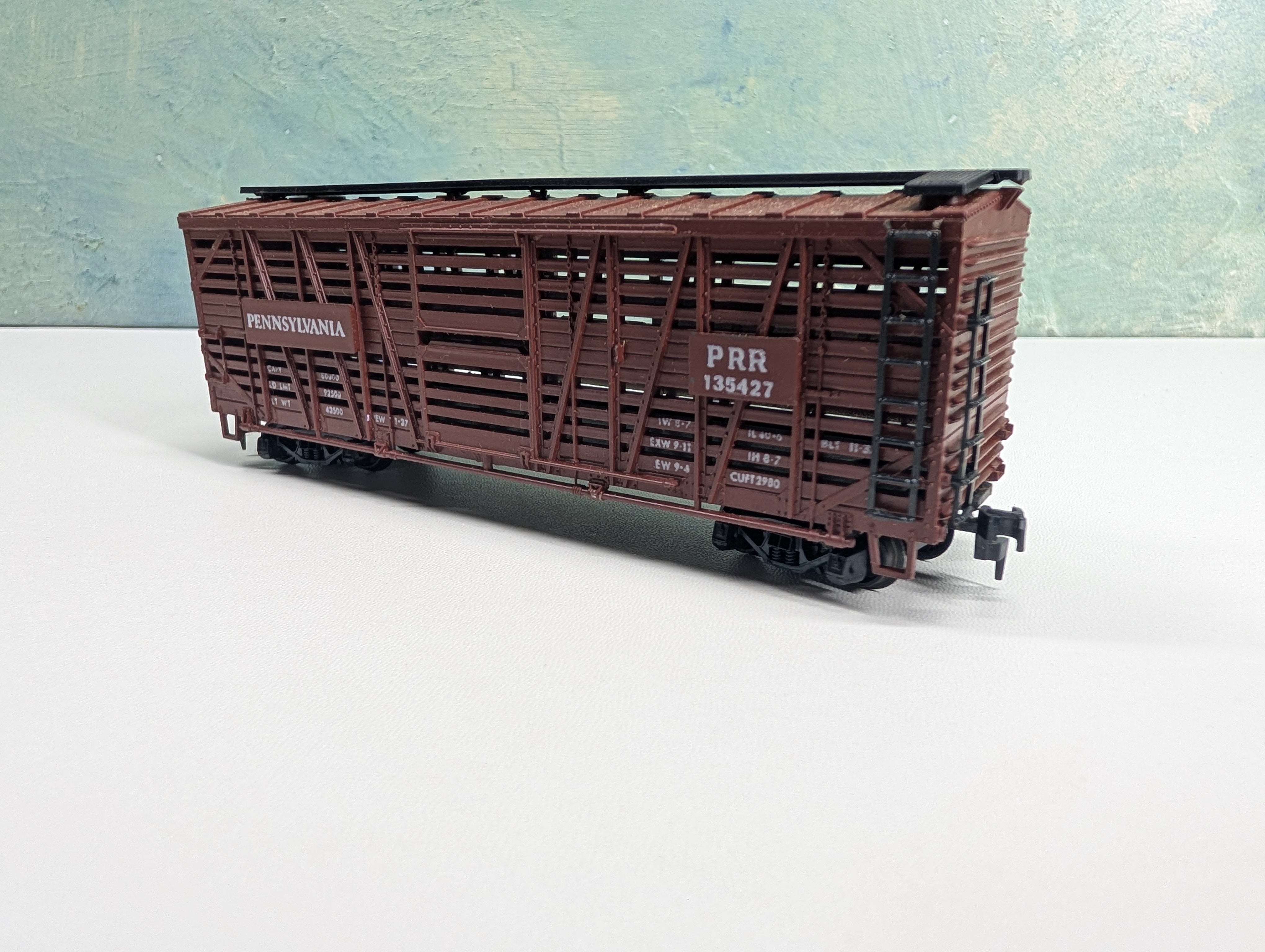 USED AHM HO Scale 40' Cattle Livestock Car Pennsylvania PRR #135427